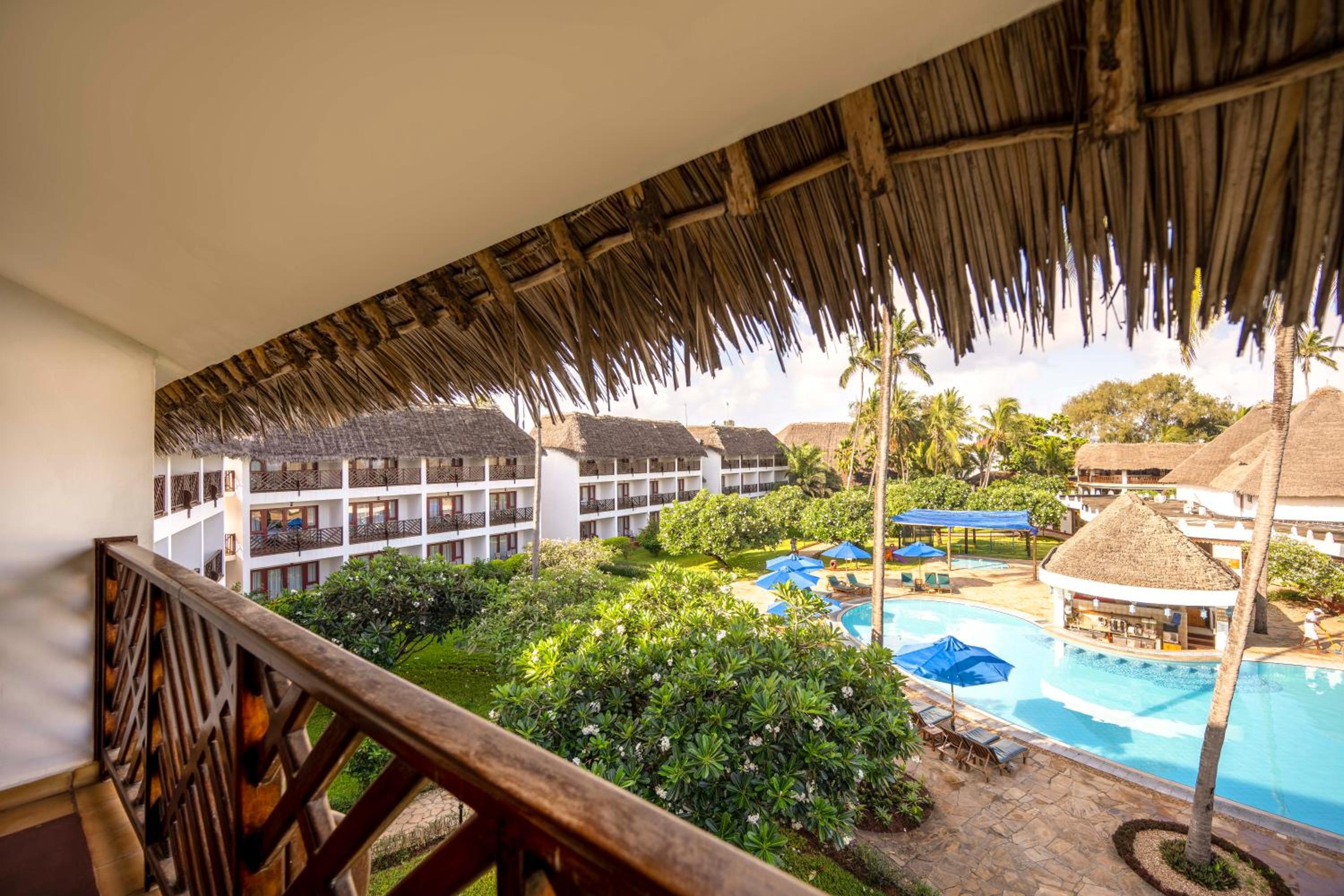 Twin Room with Partial Ocean View - Photo 1
