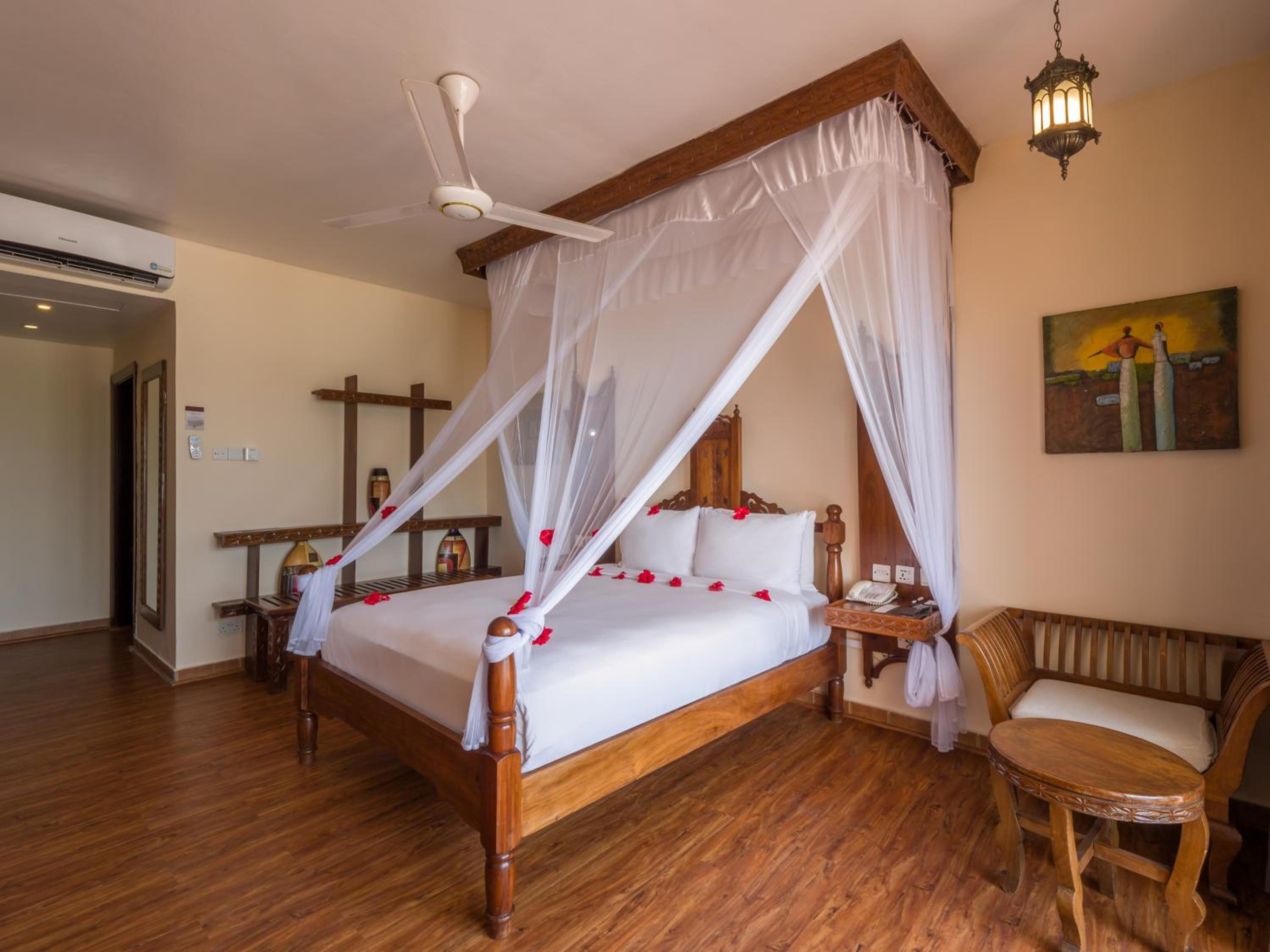 Queen Room with Garden View - Photo 1