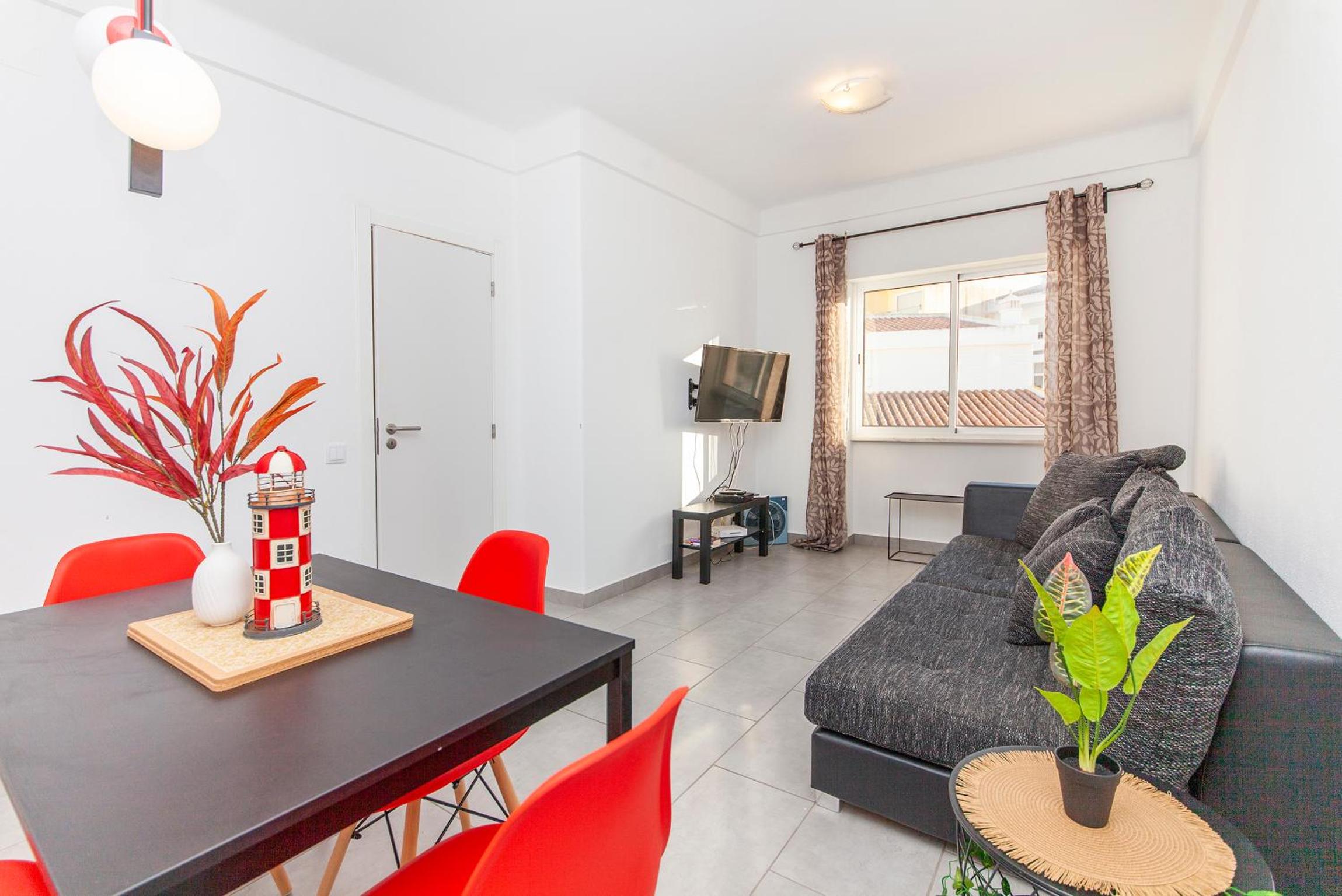 Two-Bedroom Apartment - Photo 3