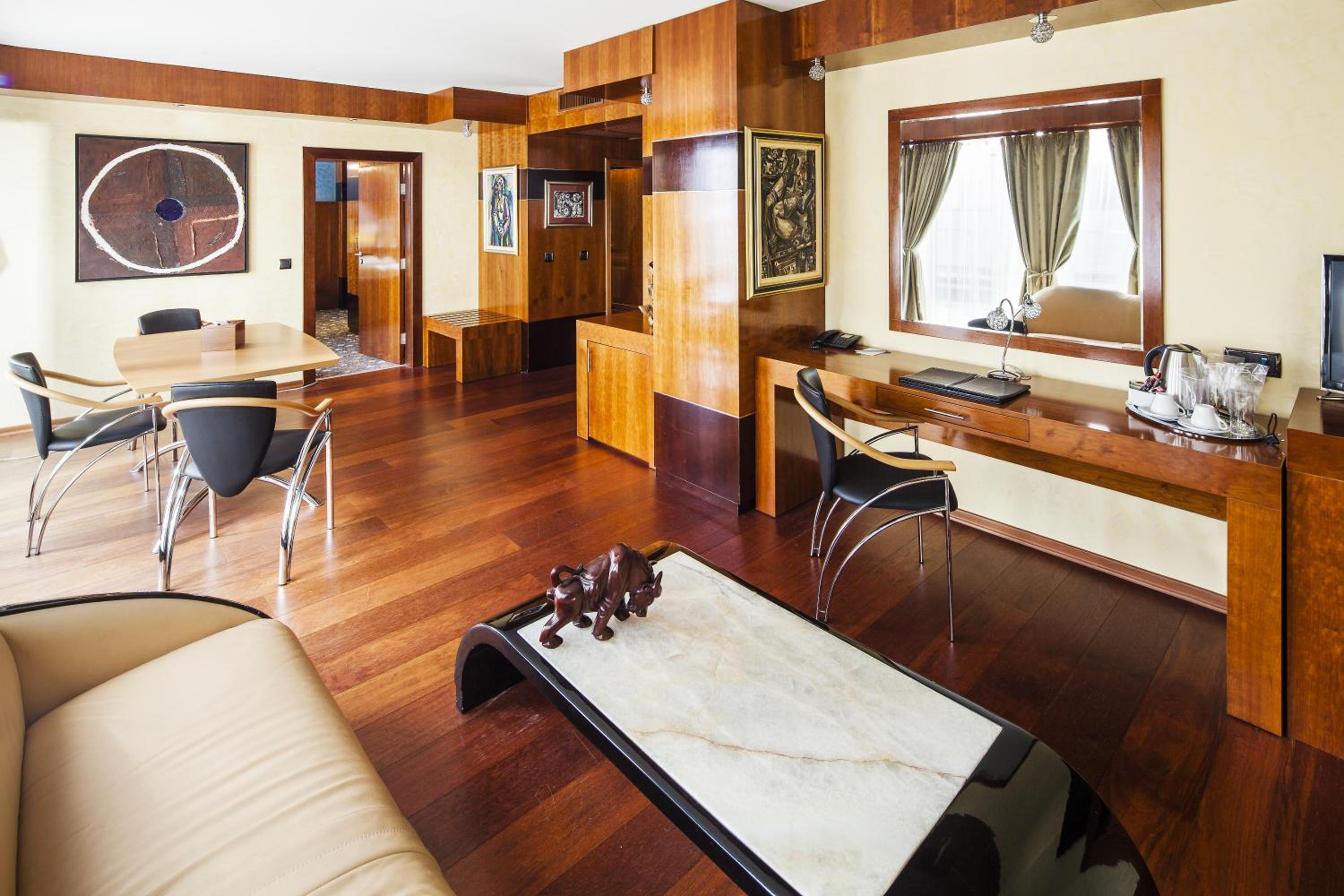Deluxe Suite with Terrace and Panoramic View - Photo 2