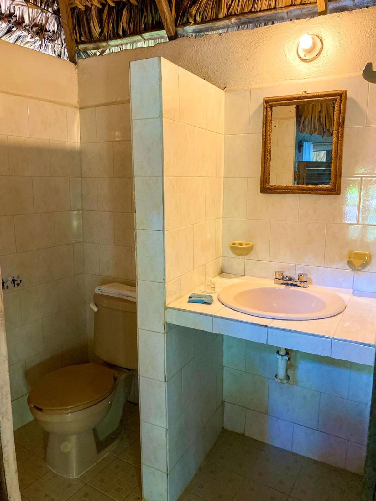 Standard Double Room with Fan - Photo 2