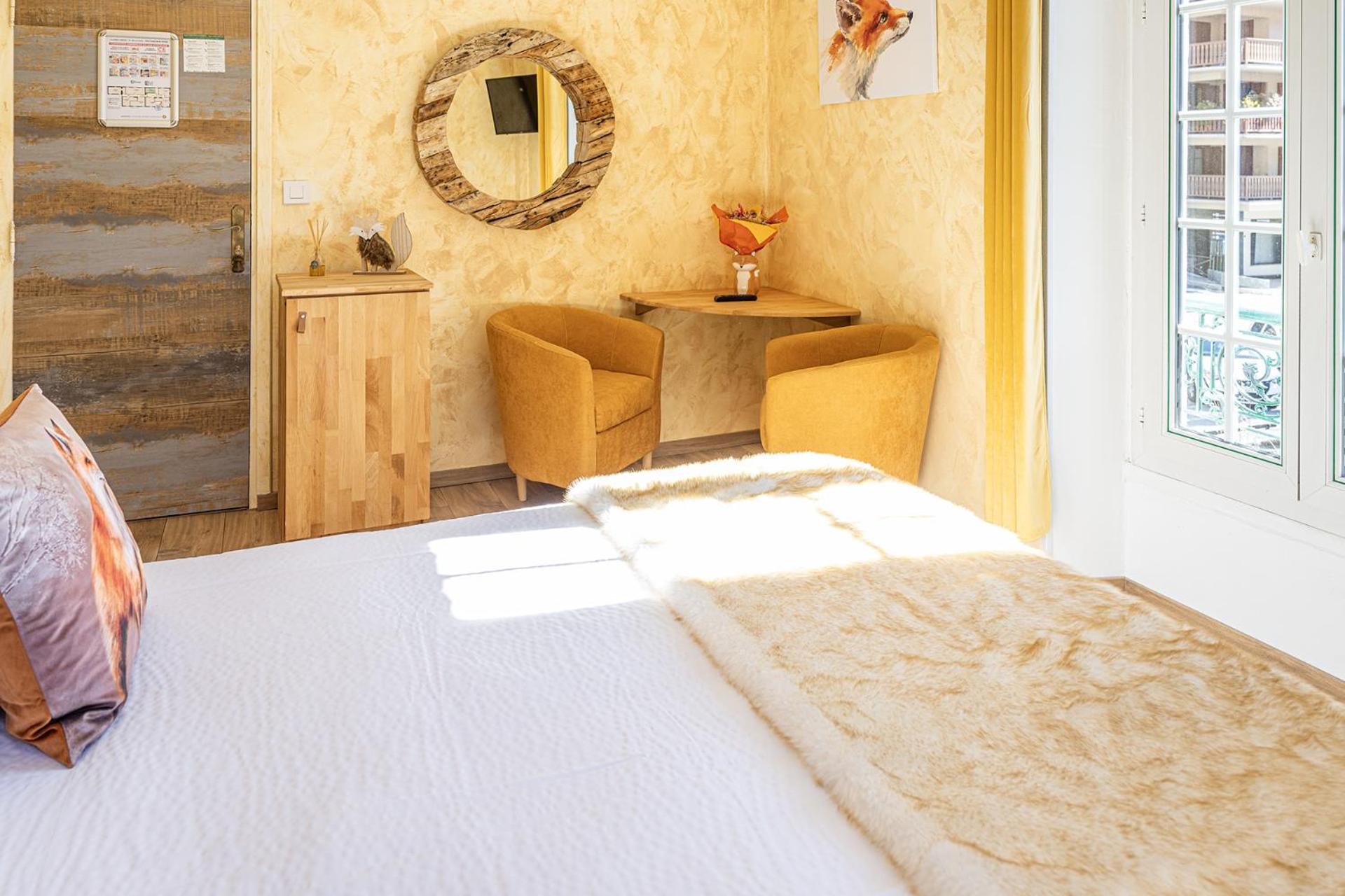 Deluxe Double Room with Shower photo 2