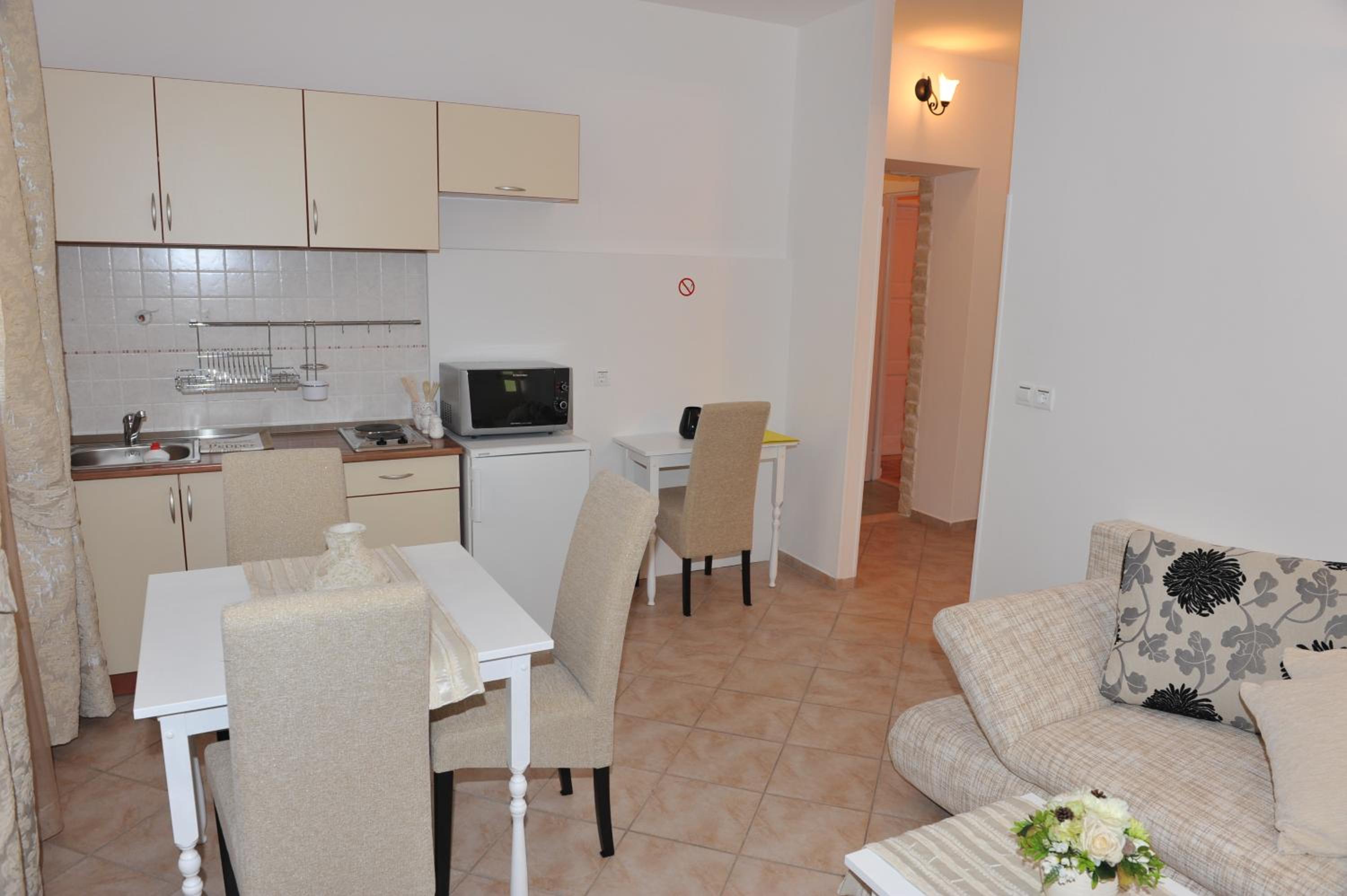 One-Bedroom Apartment with Sofa Bed photo 3