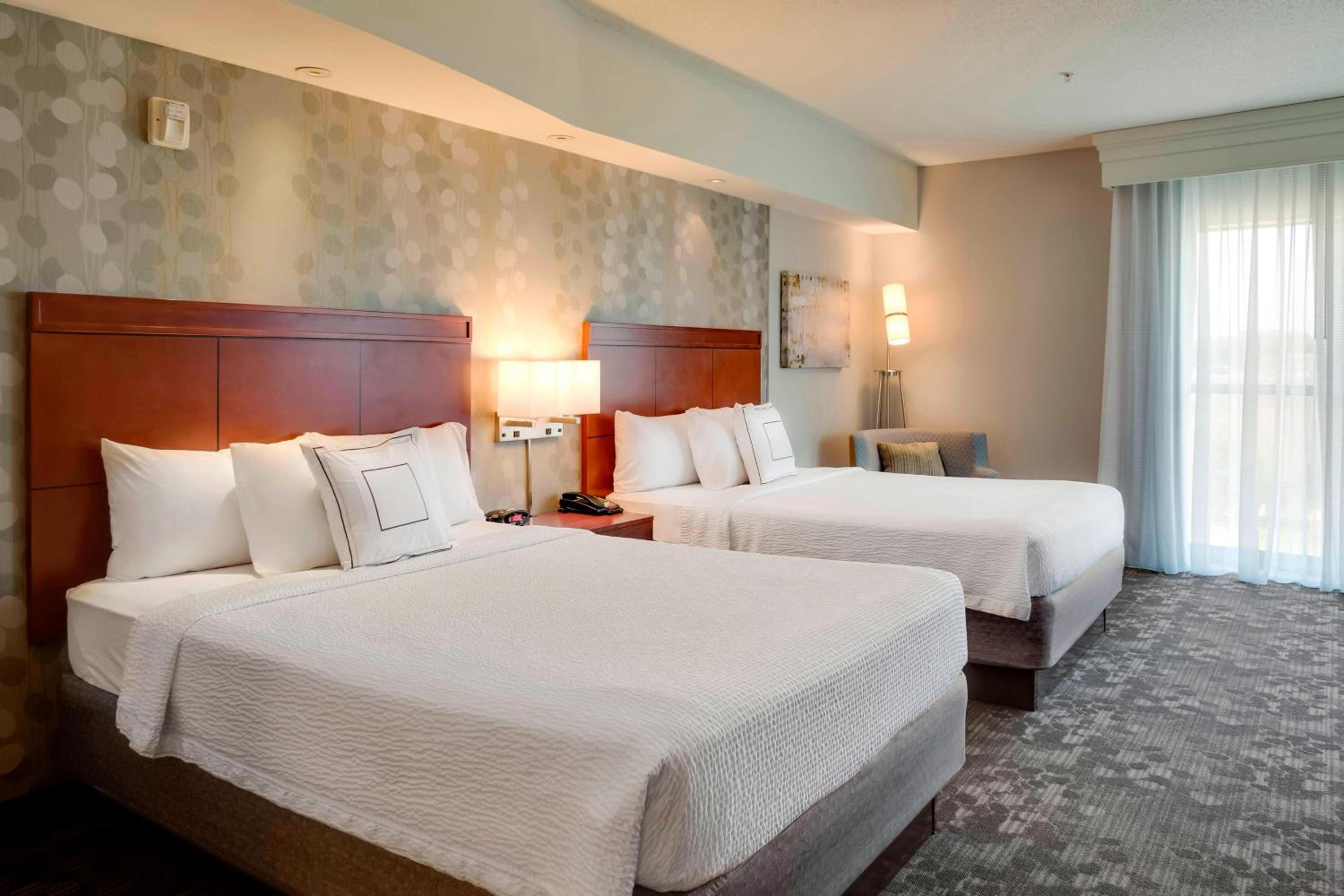 Two Queen Beds - Photo 1