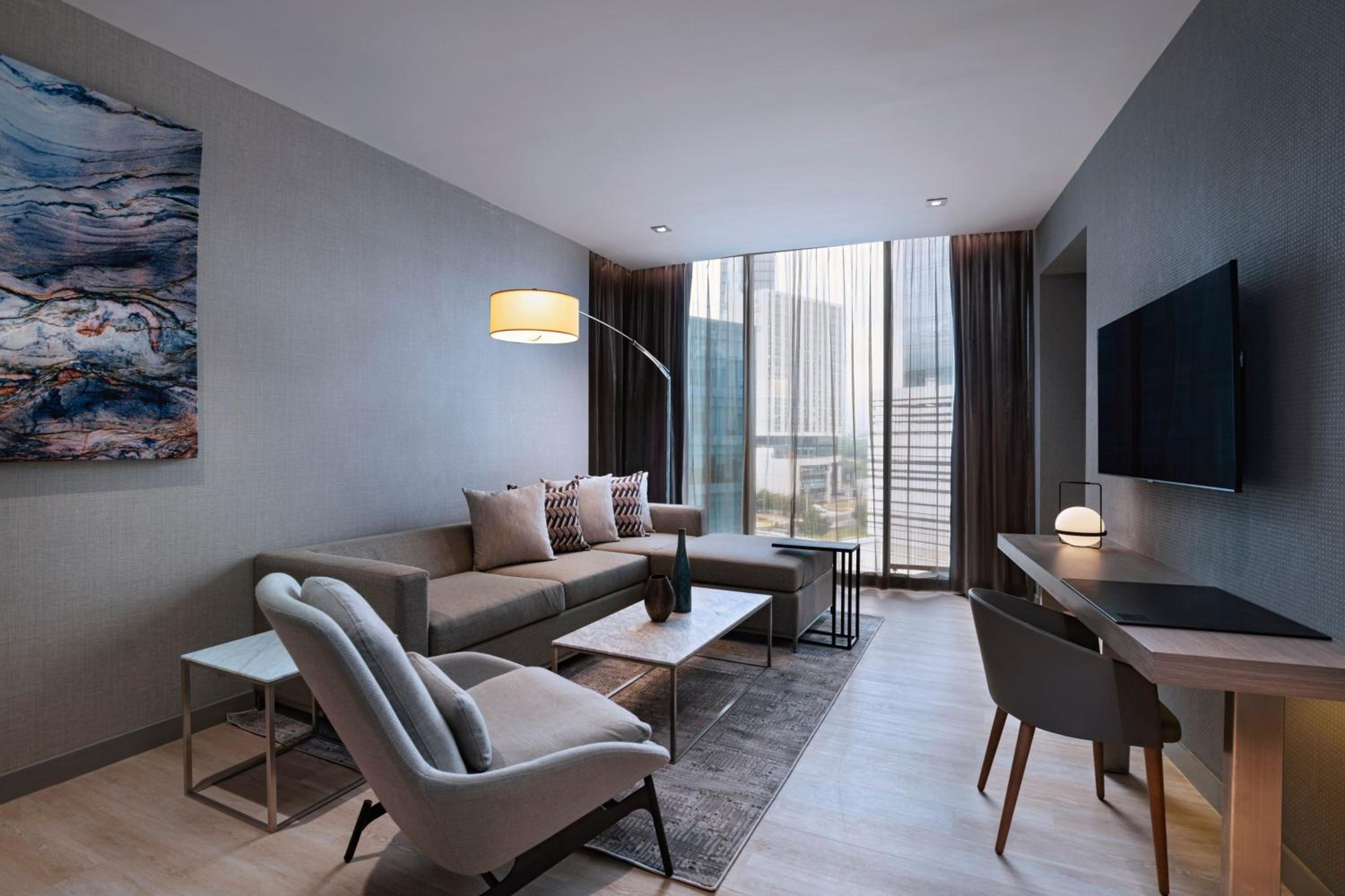 Junior King Suite