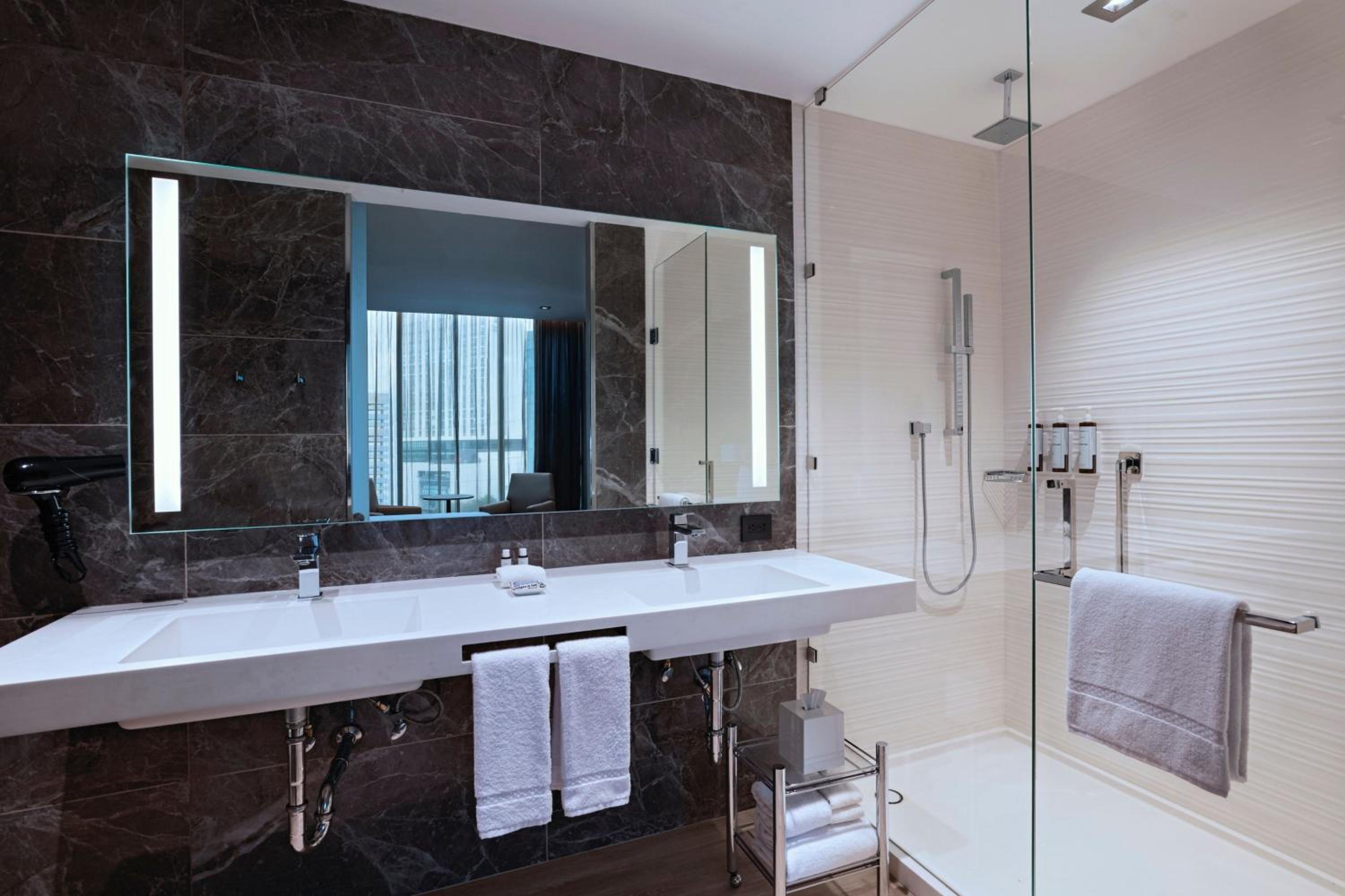 Junior King Suite
