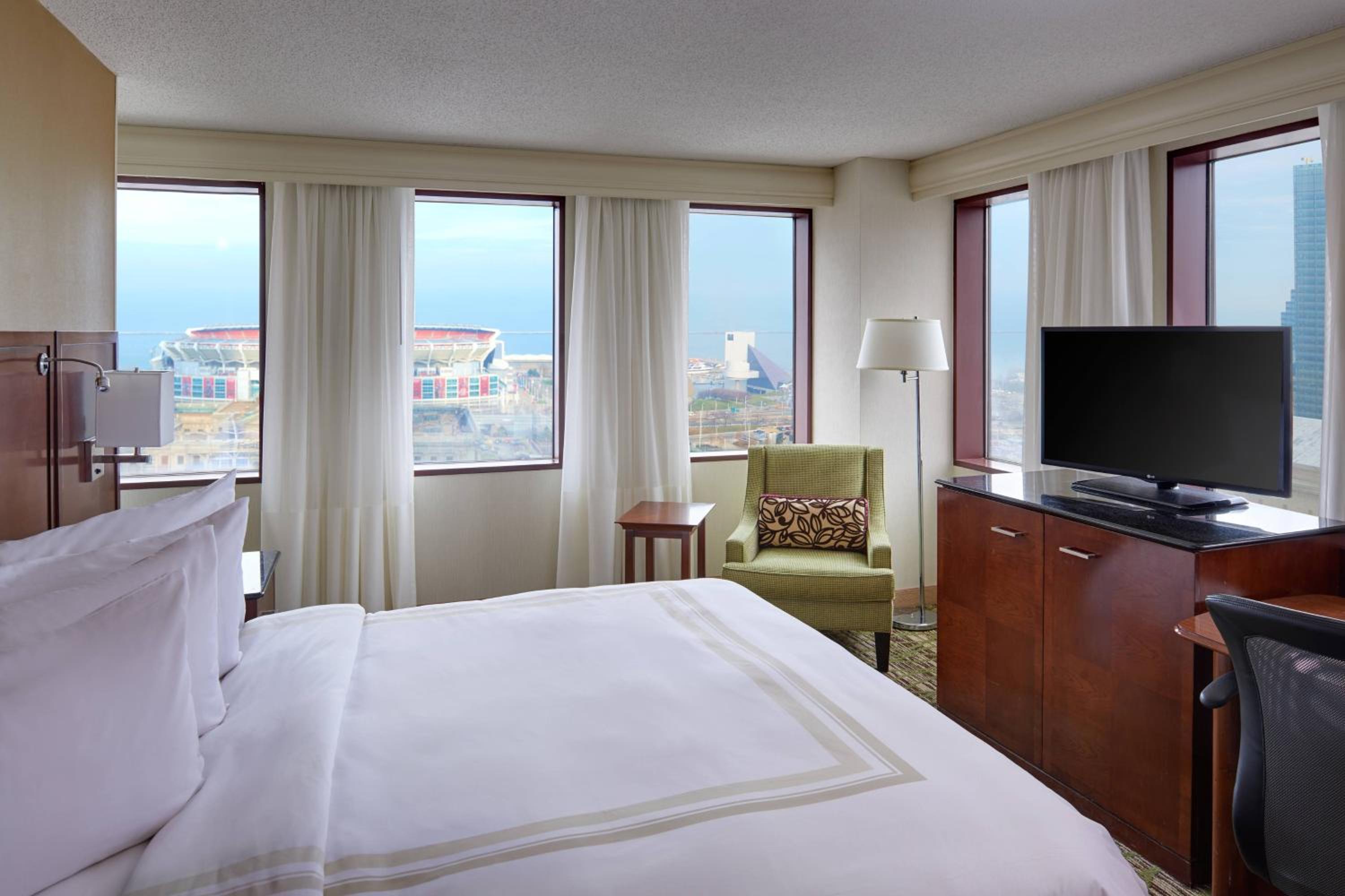 Corner King Room - Photo 1