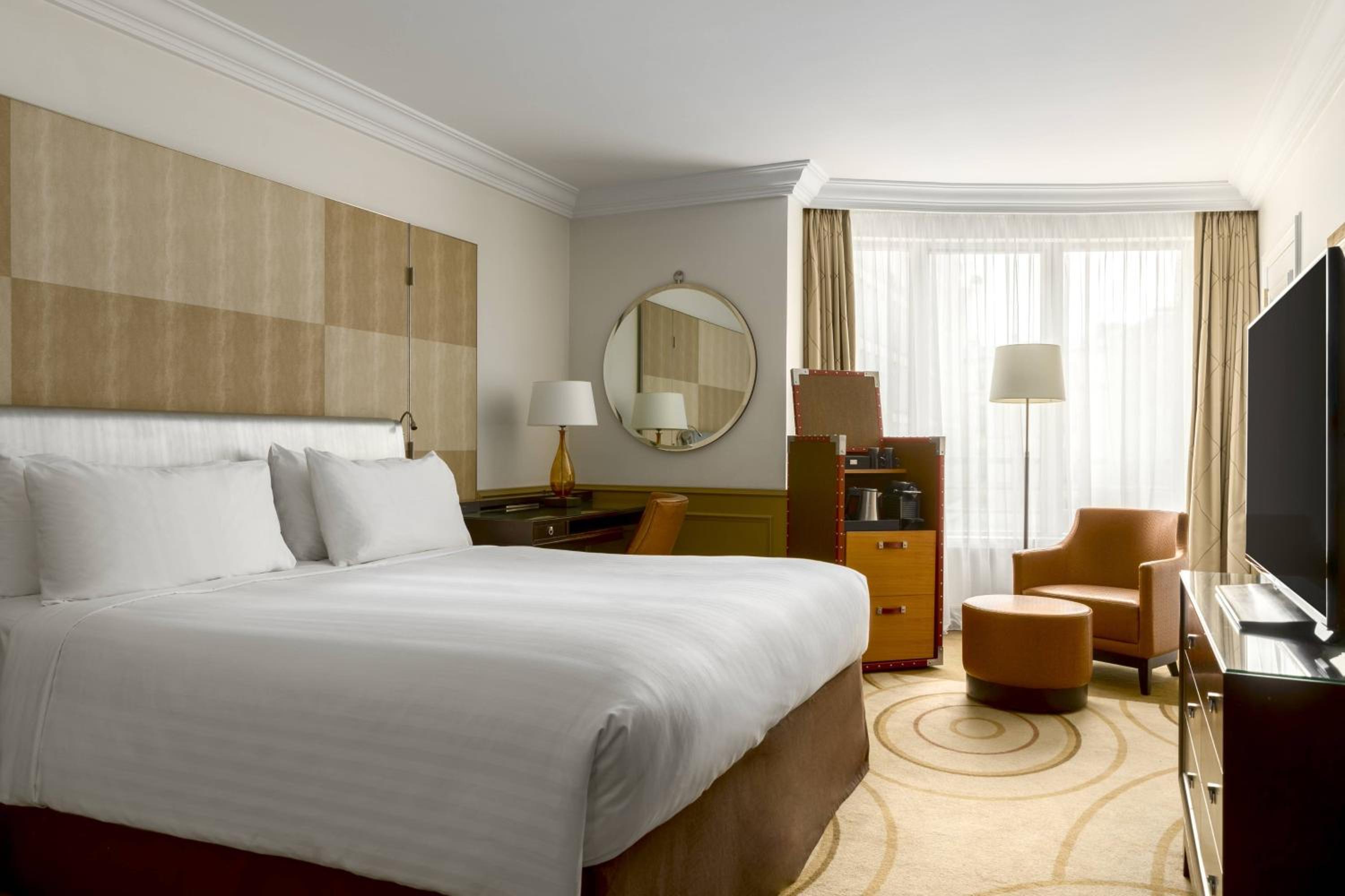 Deluxe King Room
