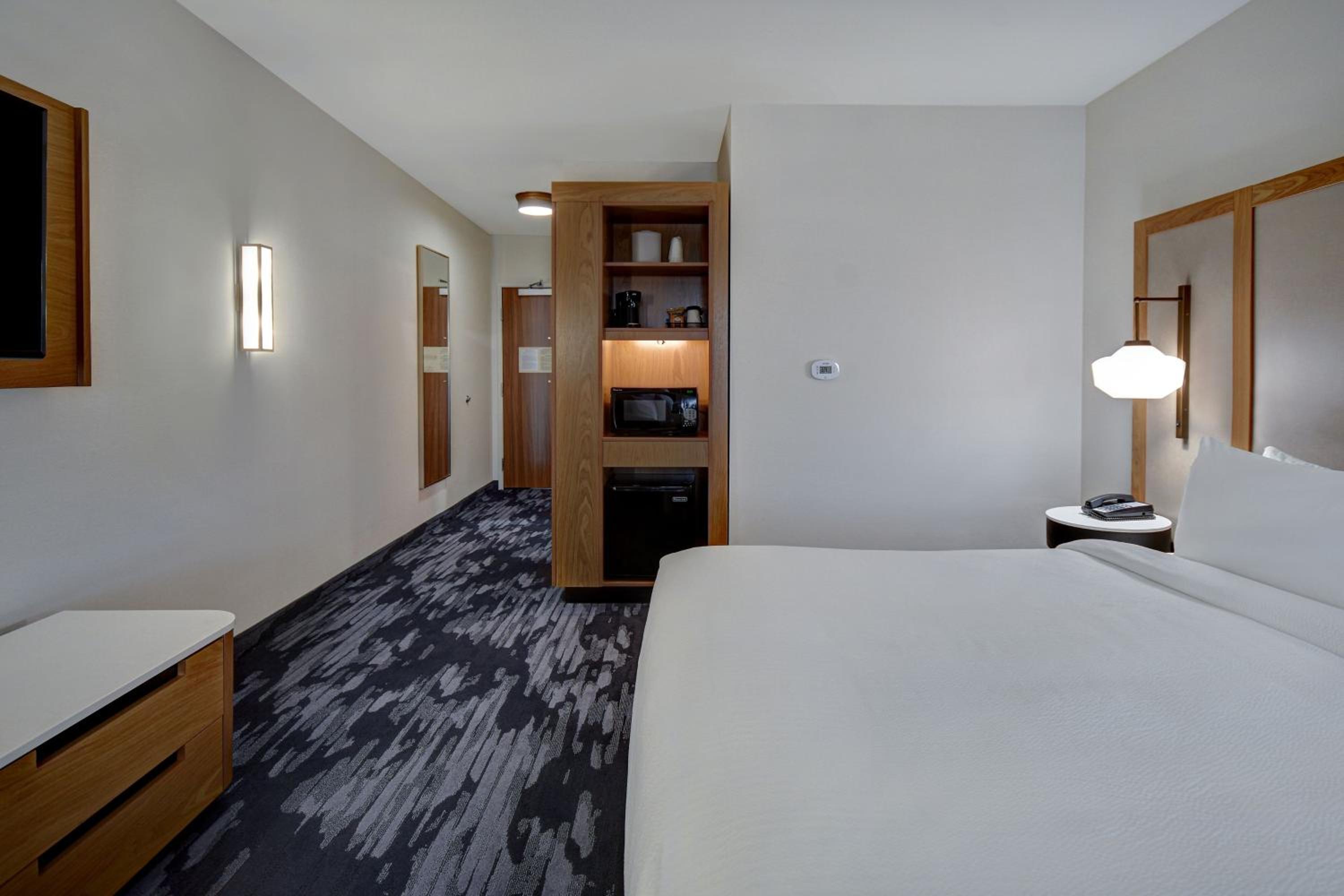 King Suite with Sofa Bed - Hearing Accessible photo 2