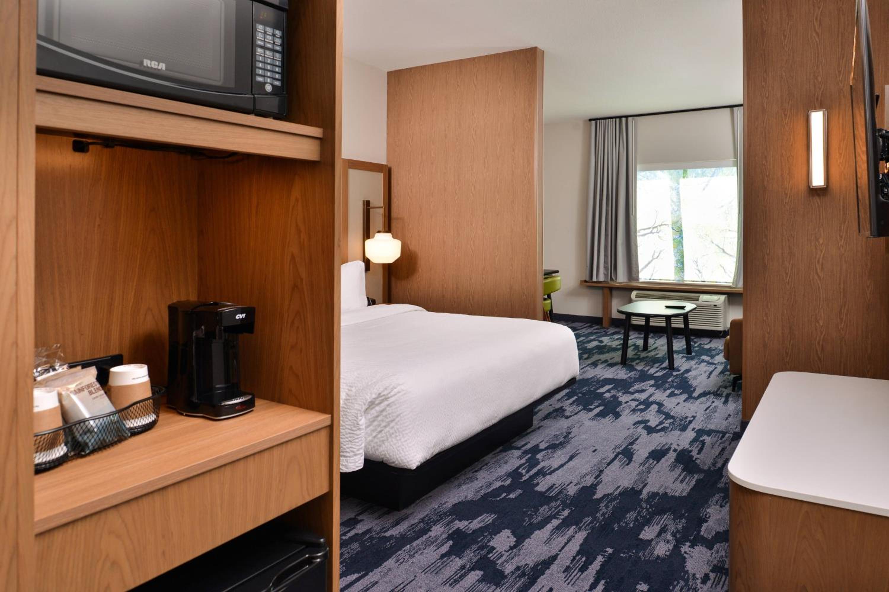 Suite, 1 King - Photo 5