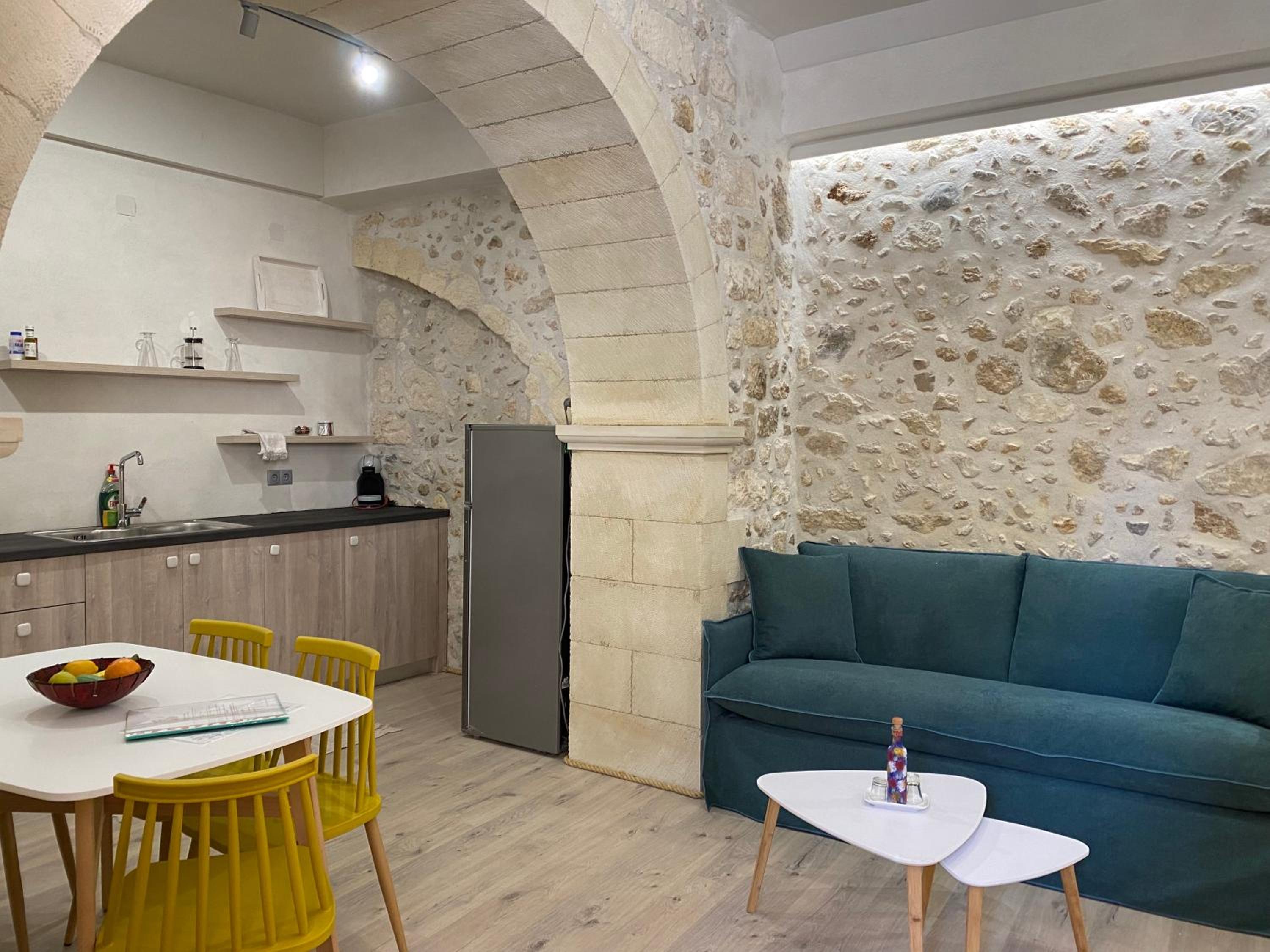  Grand Stone Suite with Arch & Garden View - Ground Floor photo 3