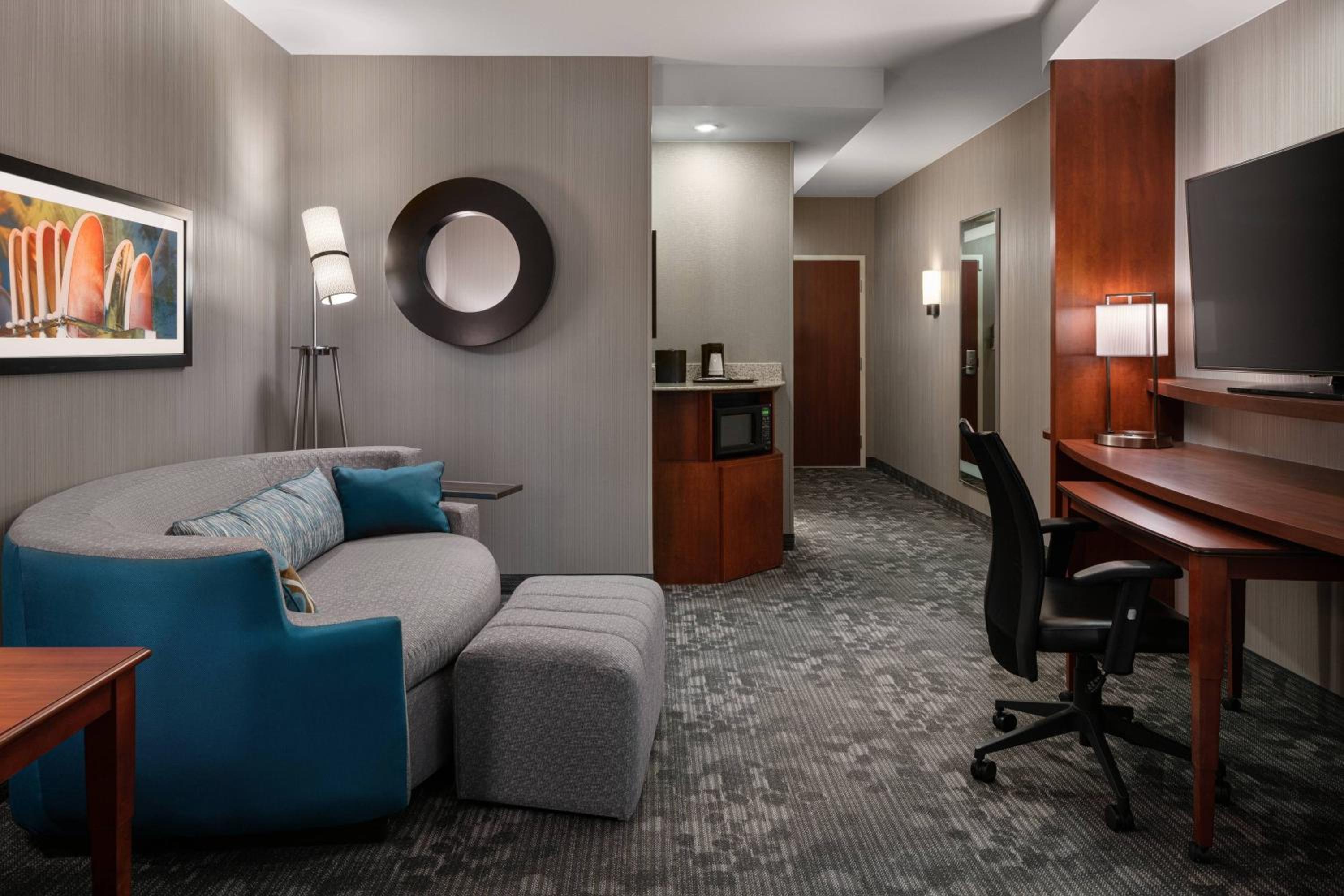 Junior Suite, 1 King, Sofa bed  - Photo 5