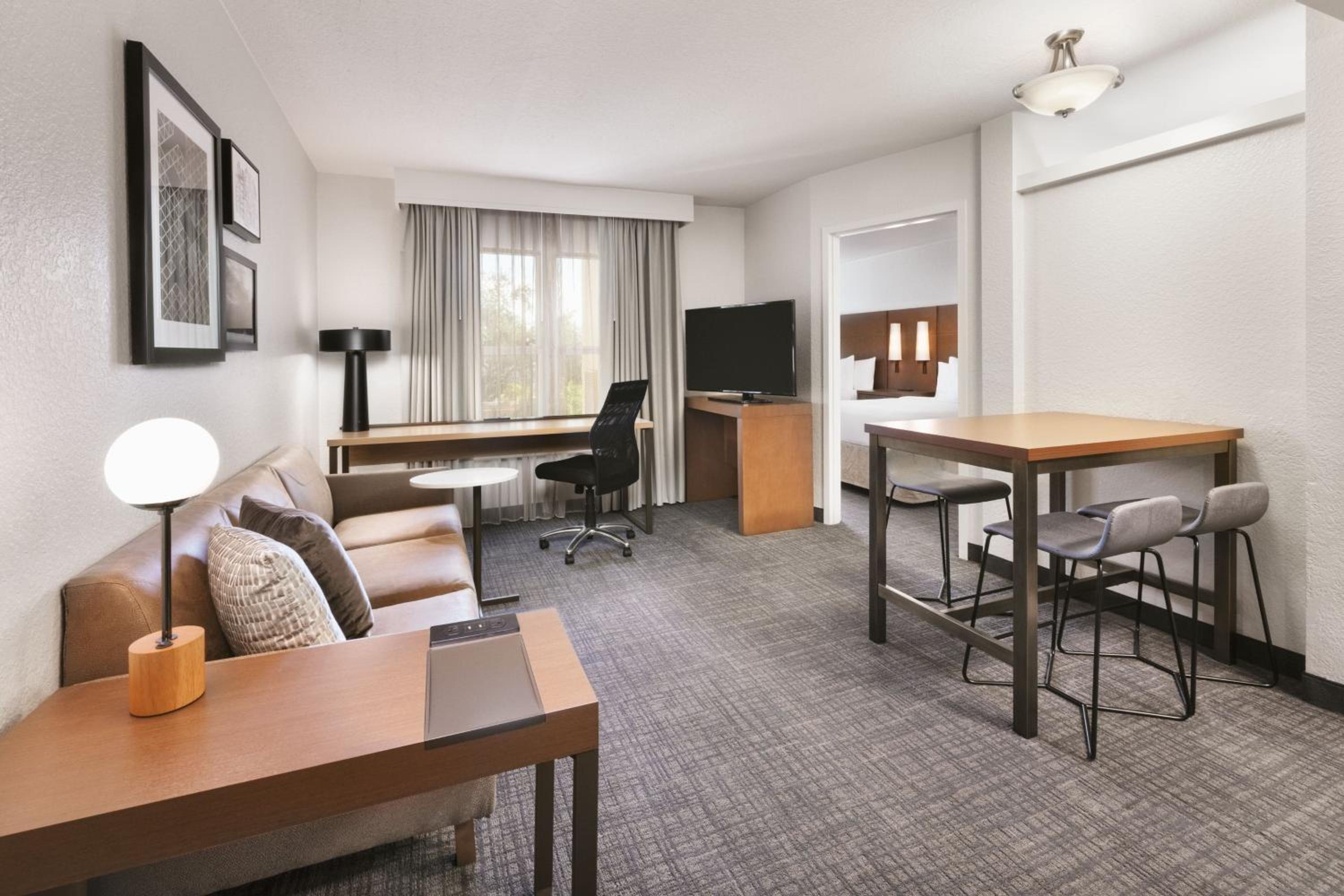 One-Bedroom Queen Suite - Photo 1