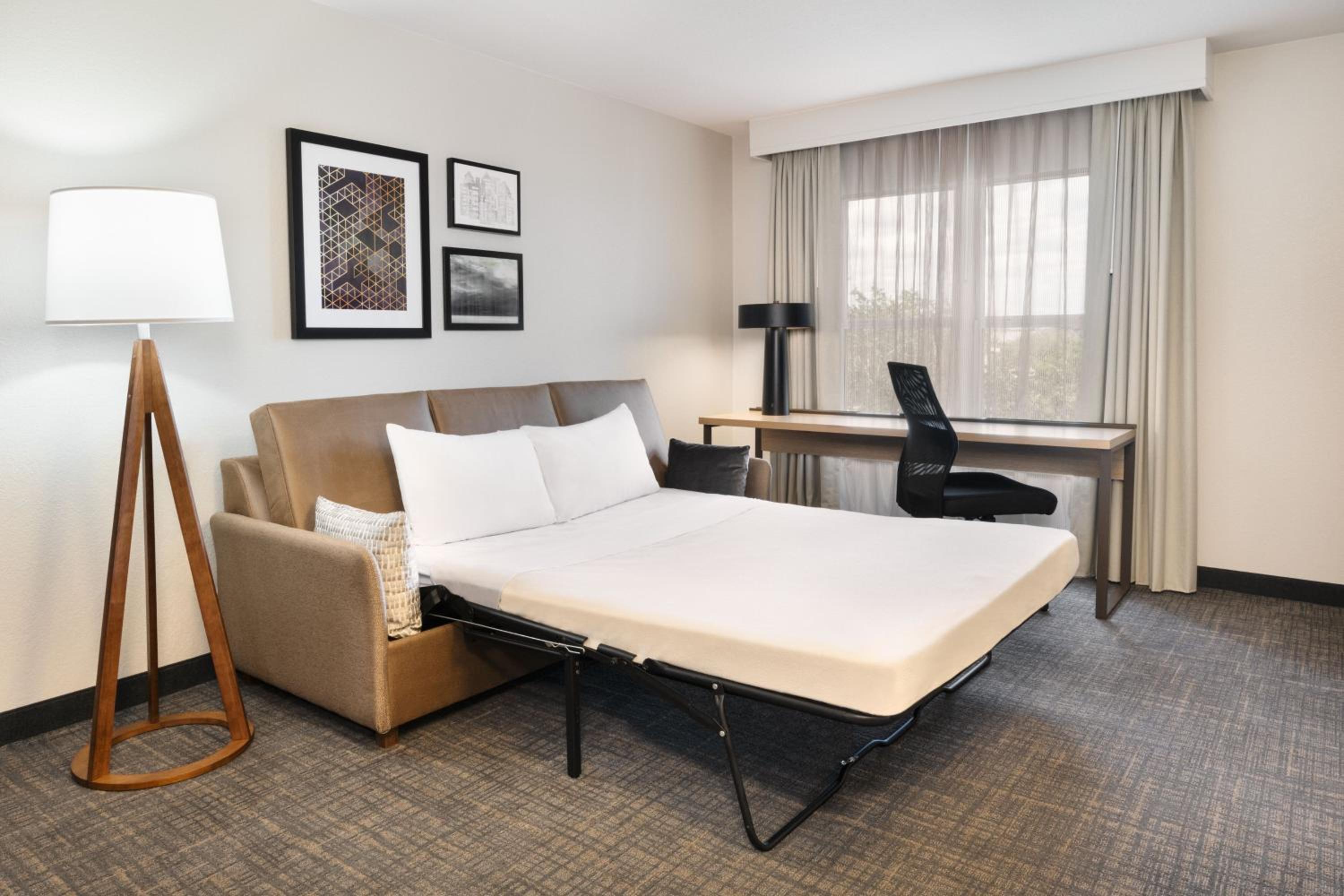 King Studio with Sofa Bed - Photo 4