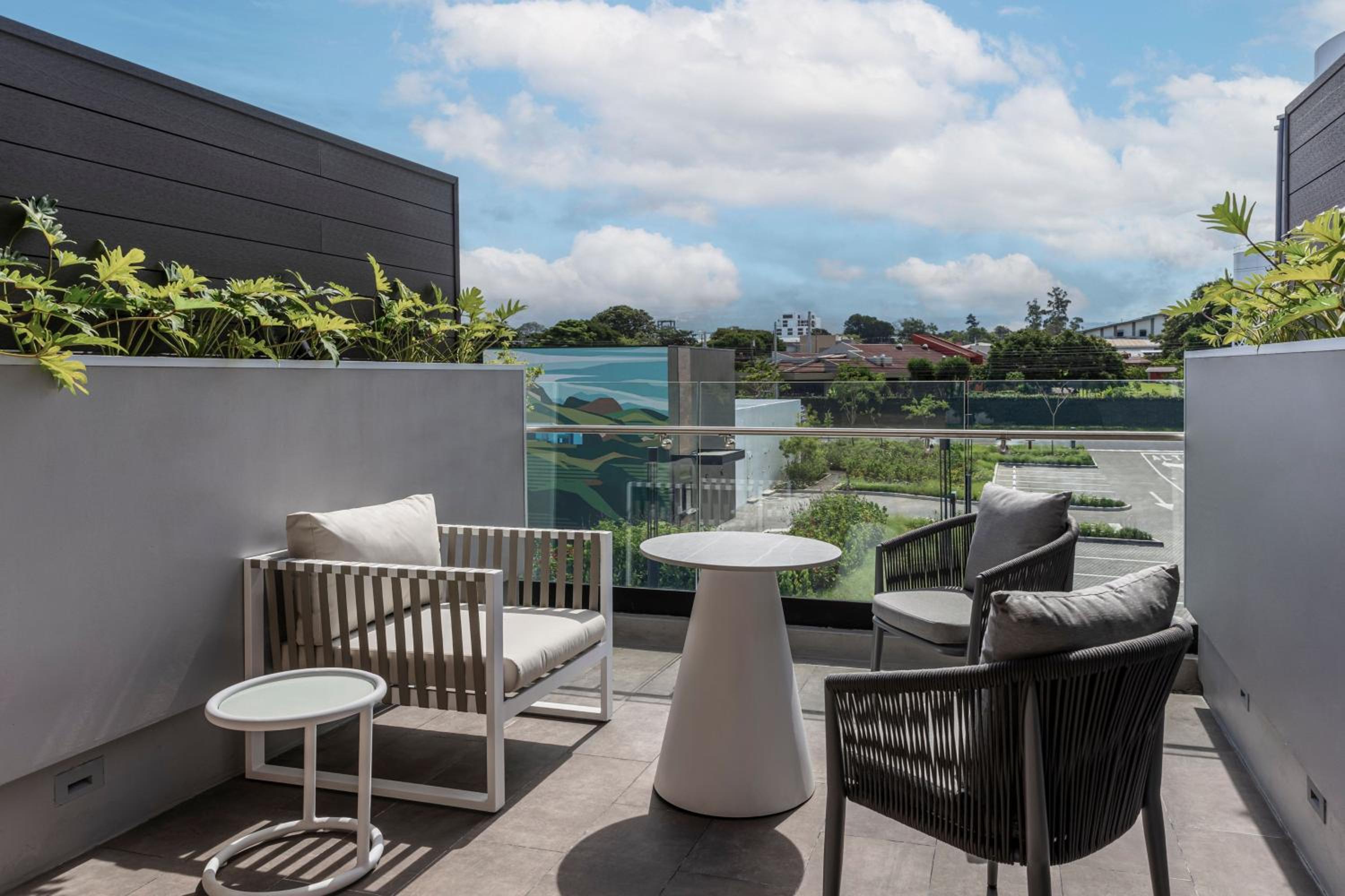 King Room with Mountain View - Terrace Level - Photo 2