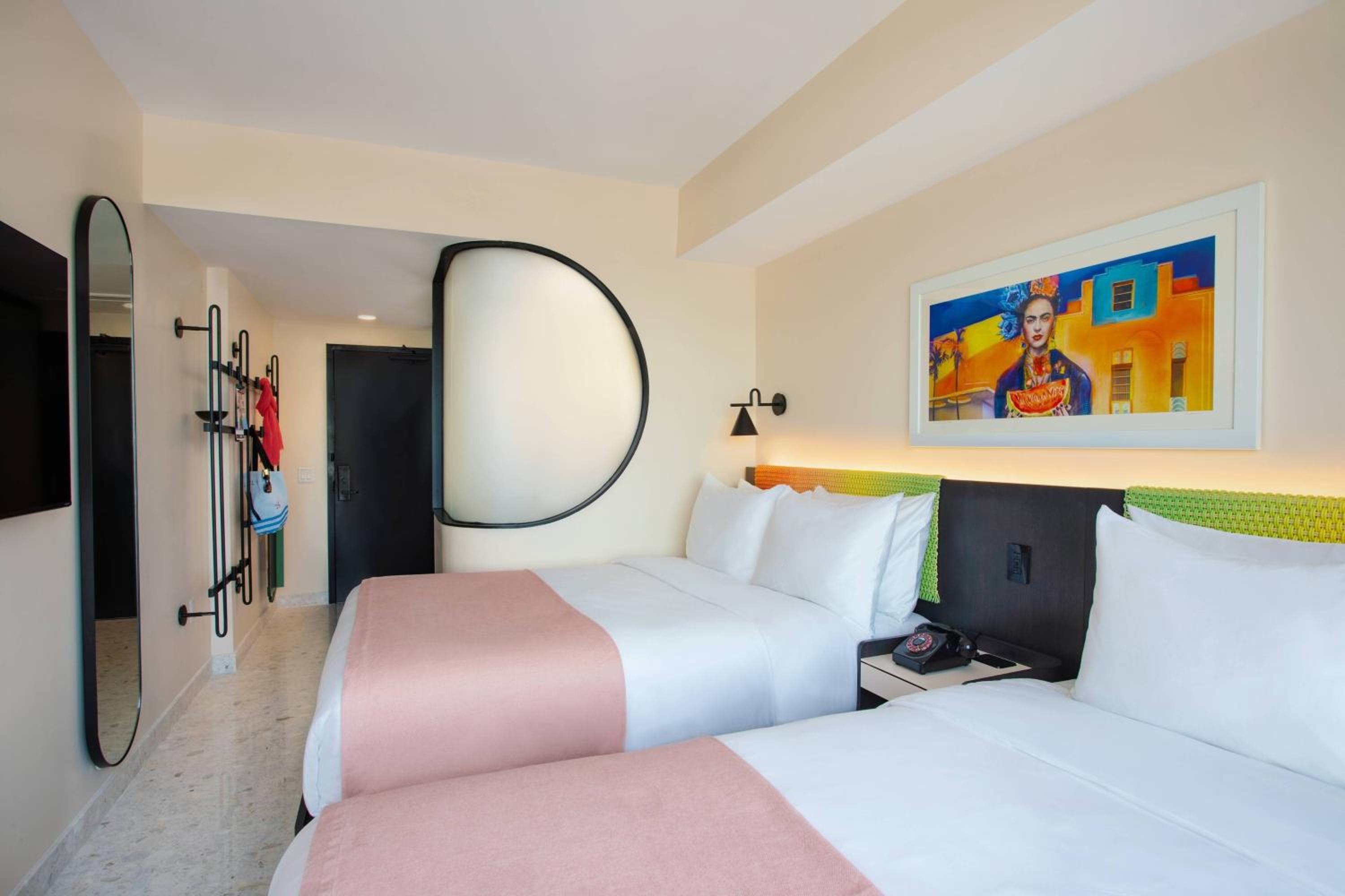 Double Queen Room - Photo 3