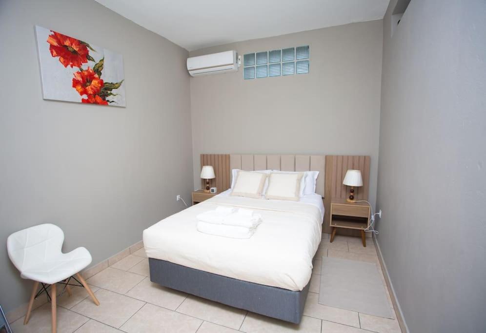 One-Bedroom Apartment photo 3