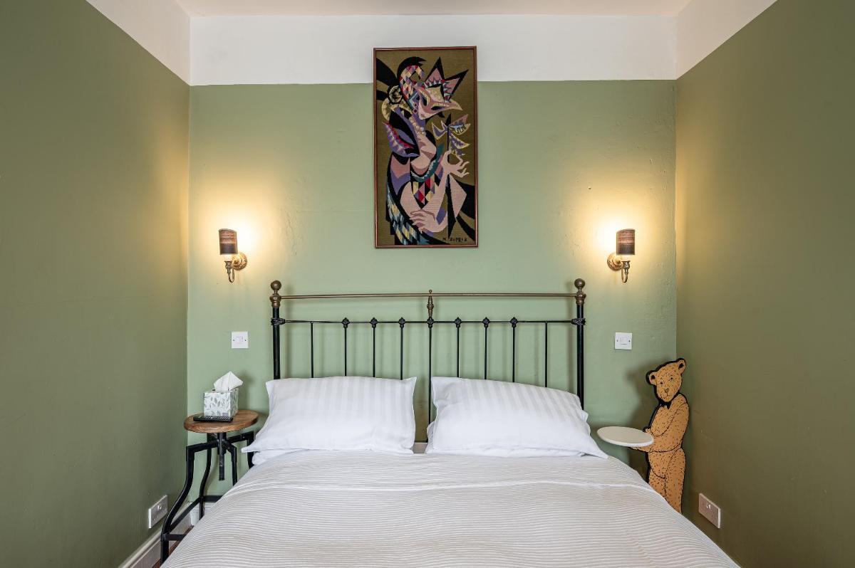 Deluxe Double Room with Shower photo 2