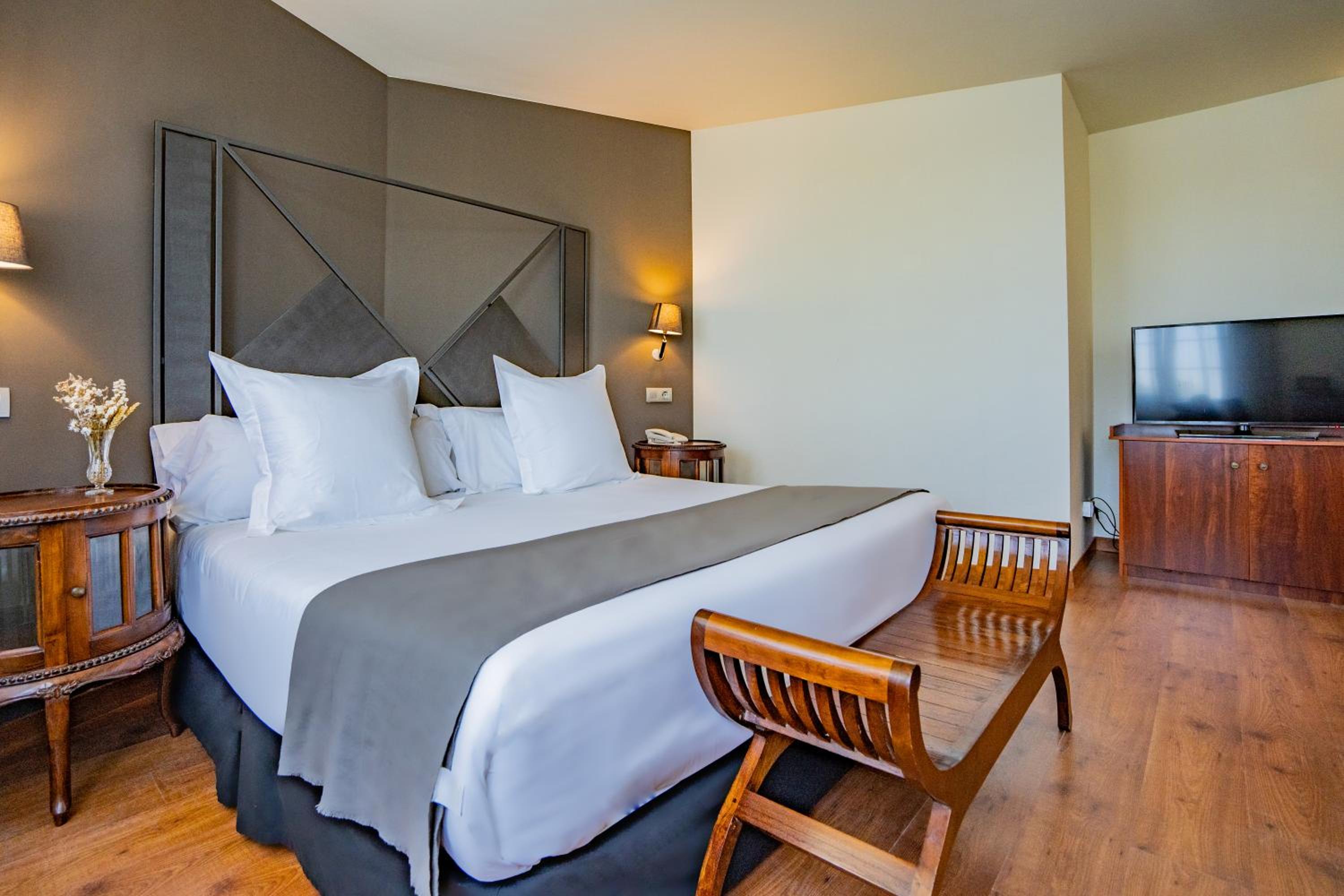 Deluxe Junior Suite photo 2