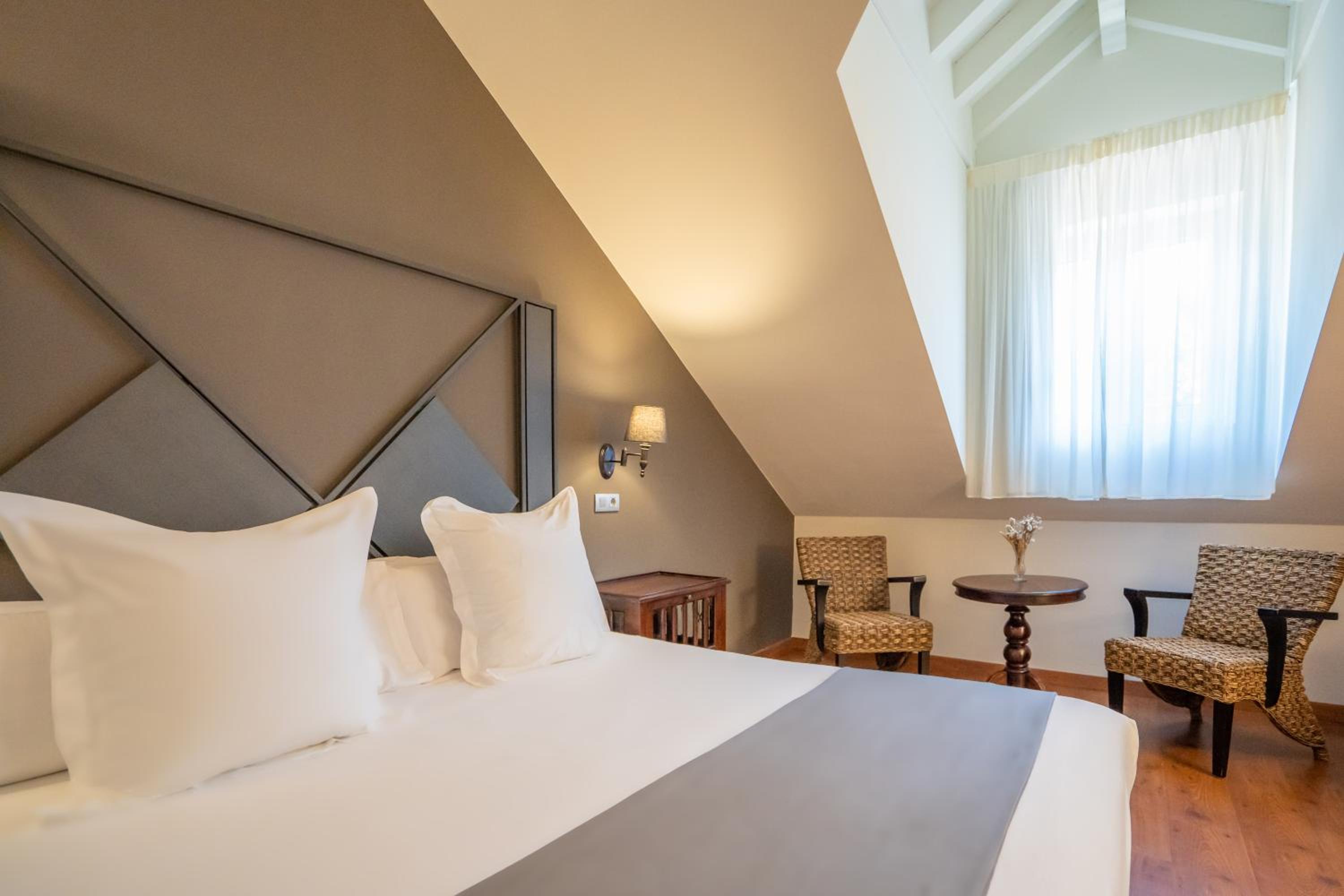 Double or Twin Room - Attic photo 3