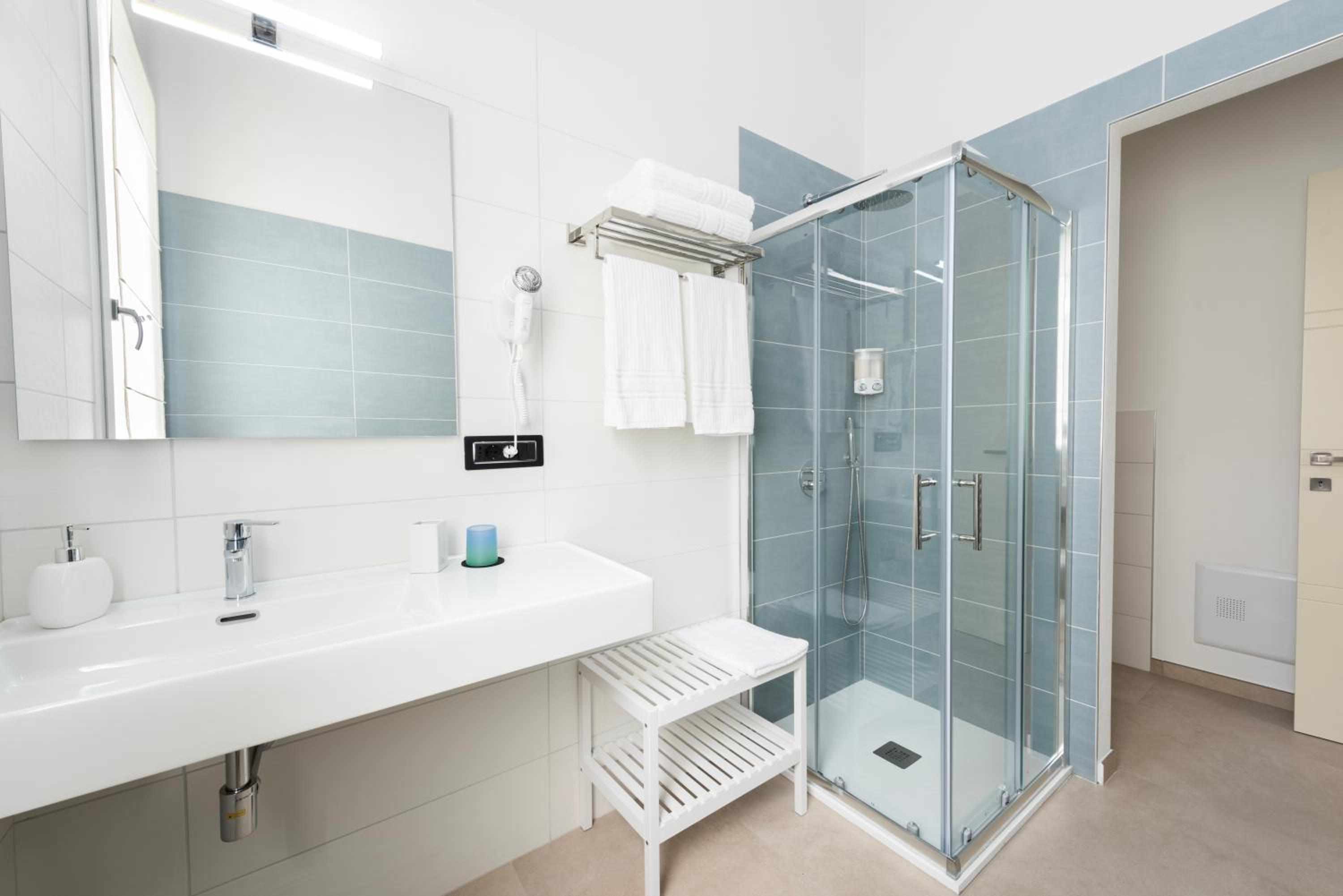 Double or Twin Room with Garden View photo 3