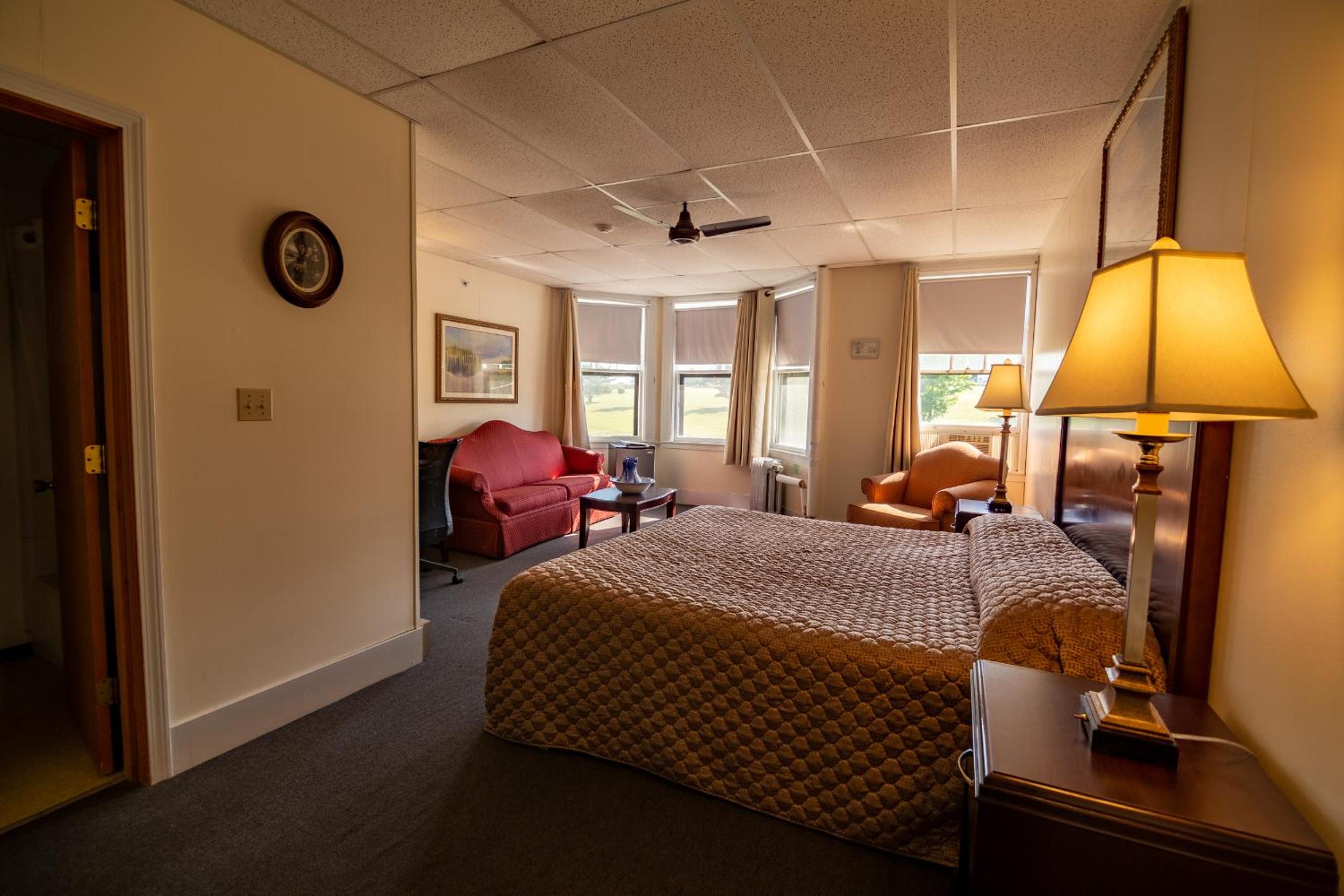 Deluxe King Room photo 1