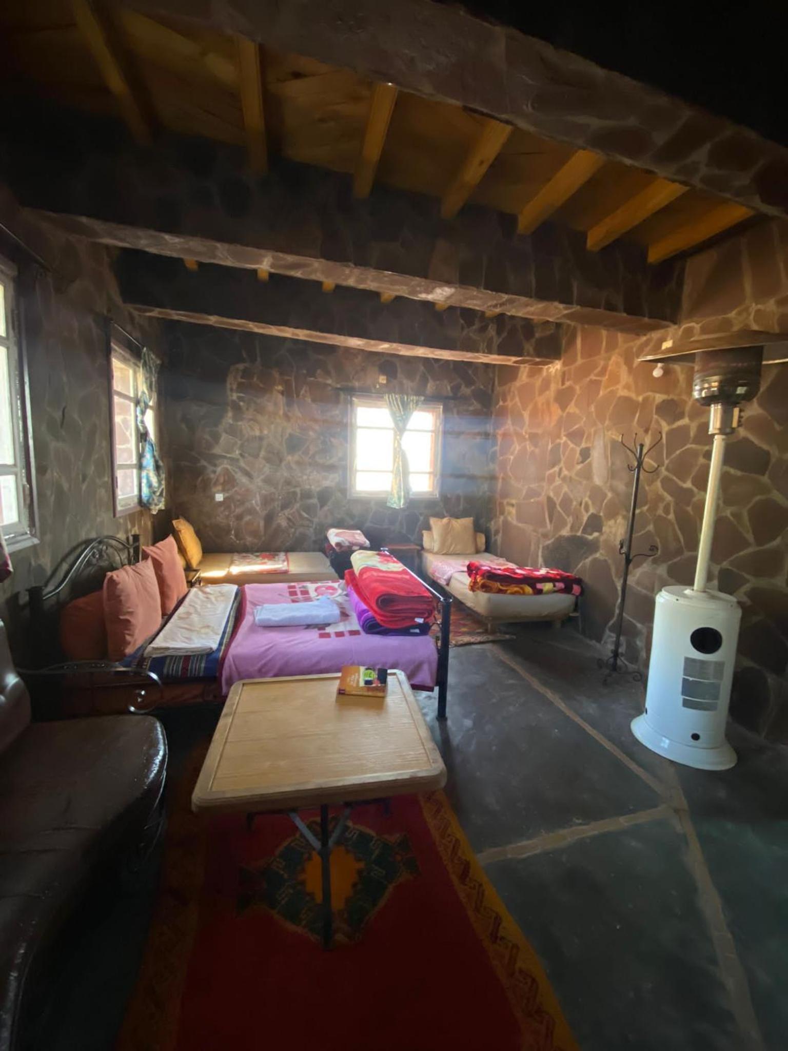 Family Room with Mountain View photo 3