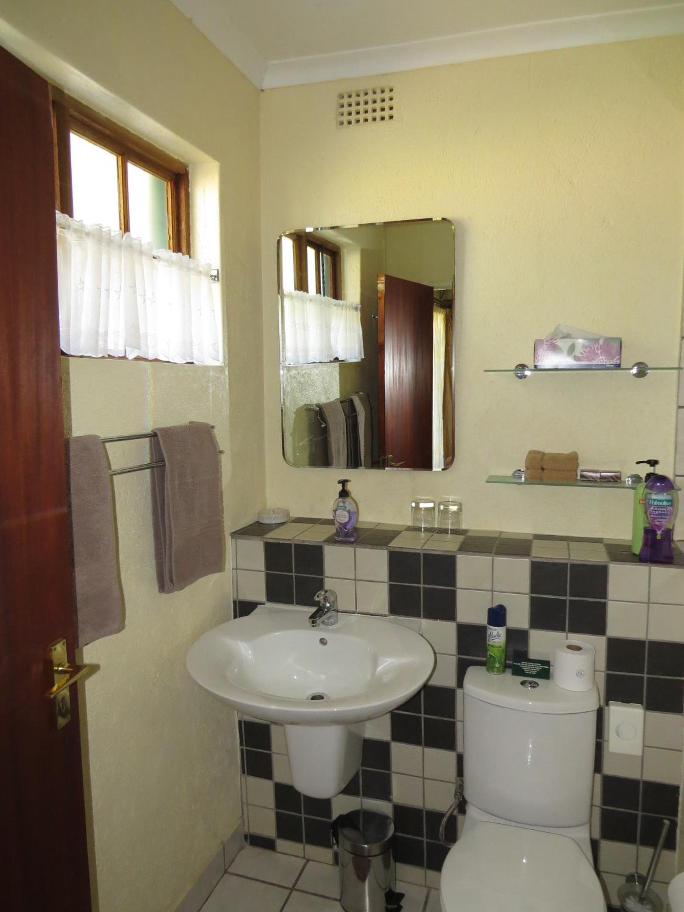 Twin/Double Room - Photo 9