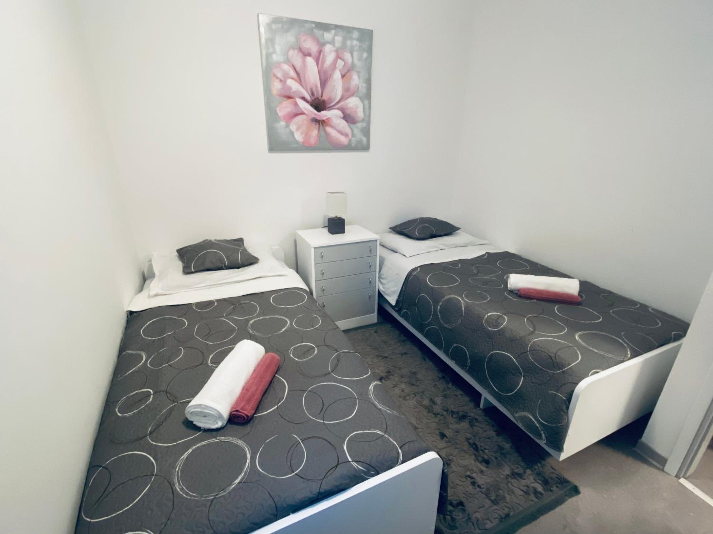 One-Bedroom Apartment photo 2