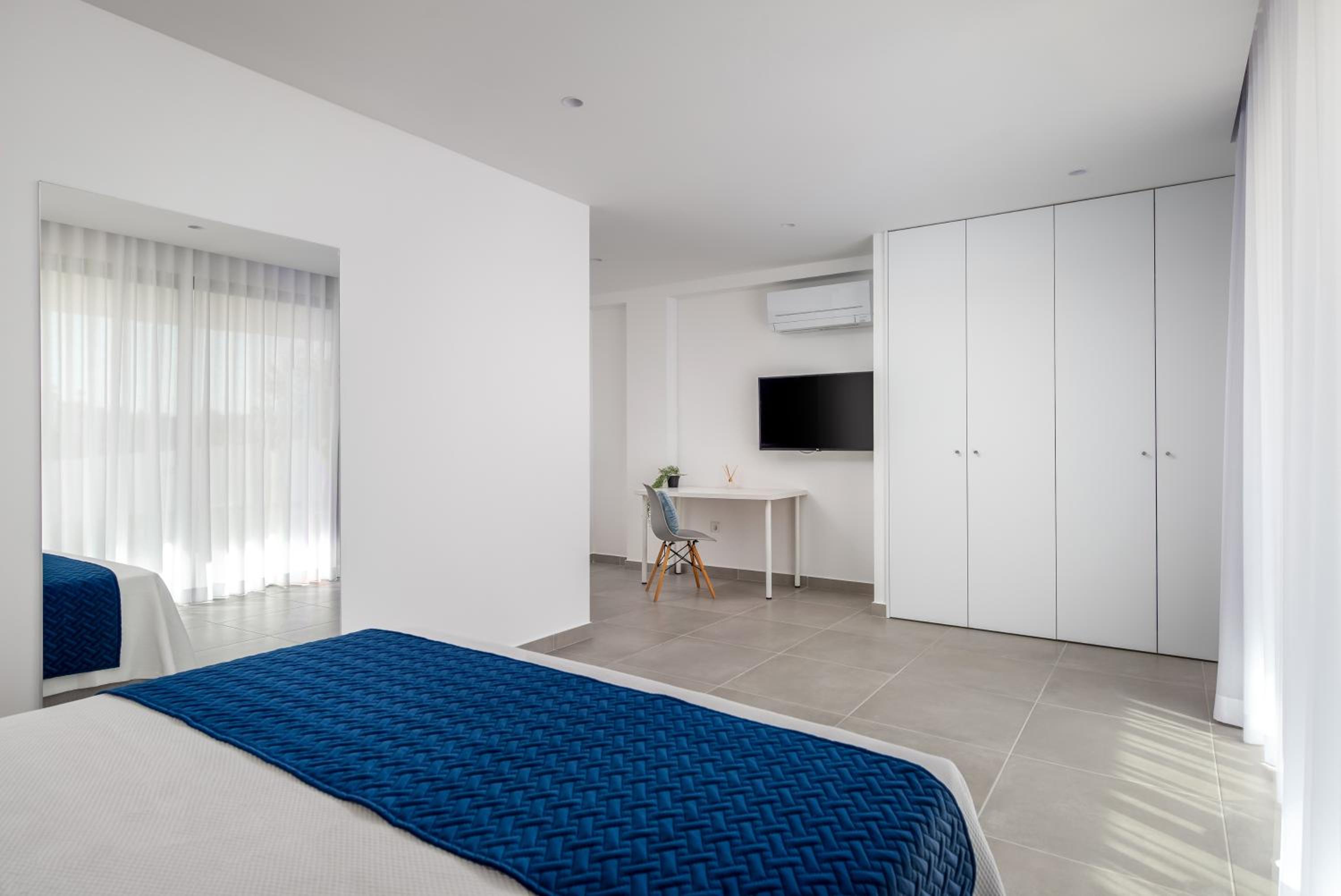 Budget Double Room photo 2