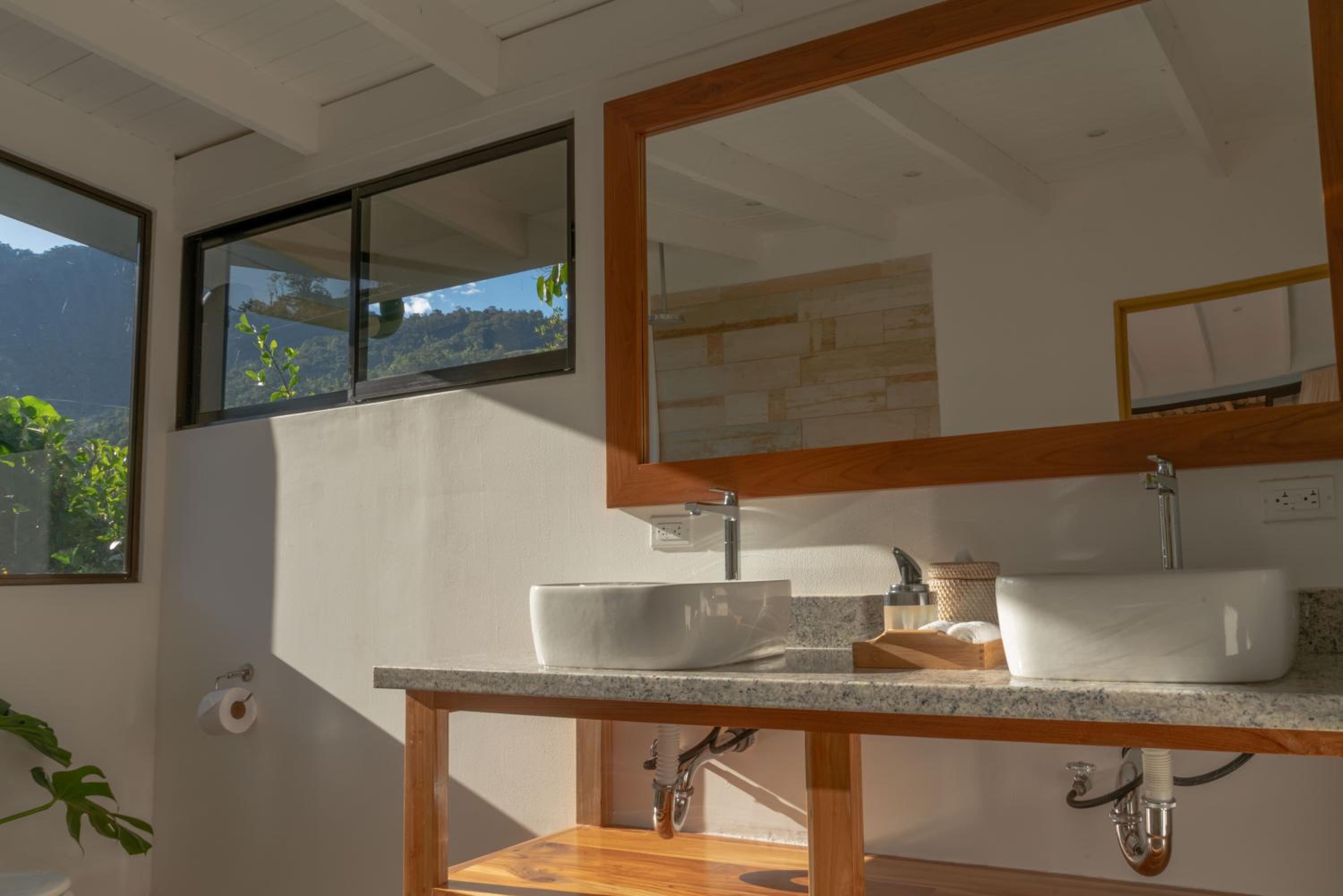 Apartment with View and Balcony photo 2