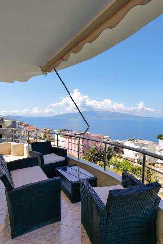 Deluxe Double Room with Balcony and Sea View