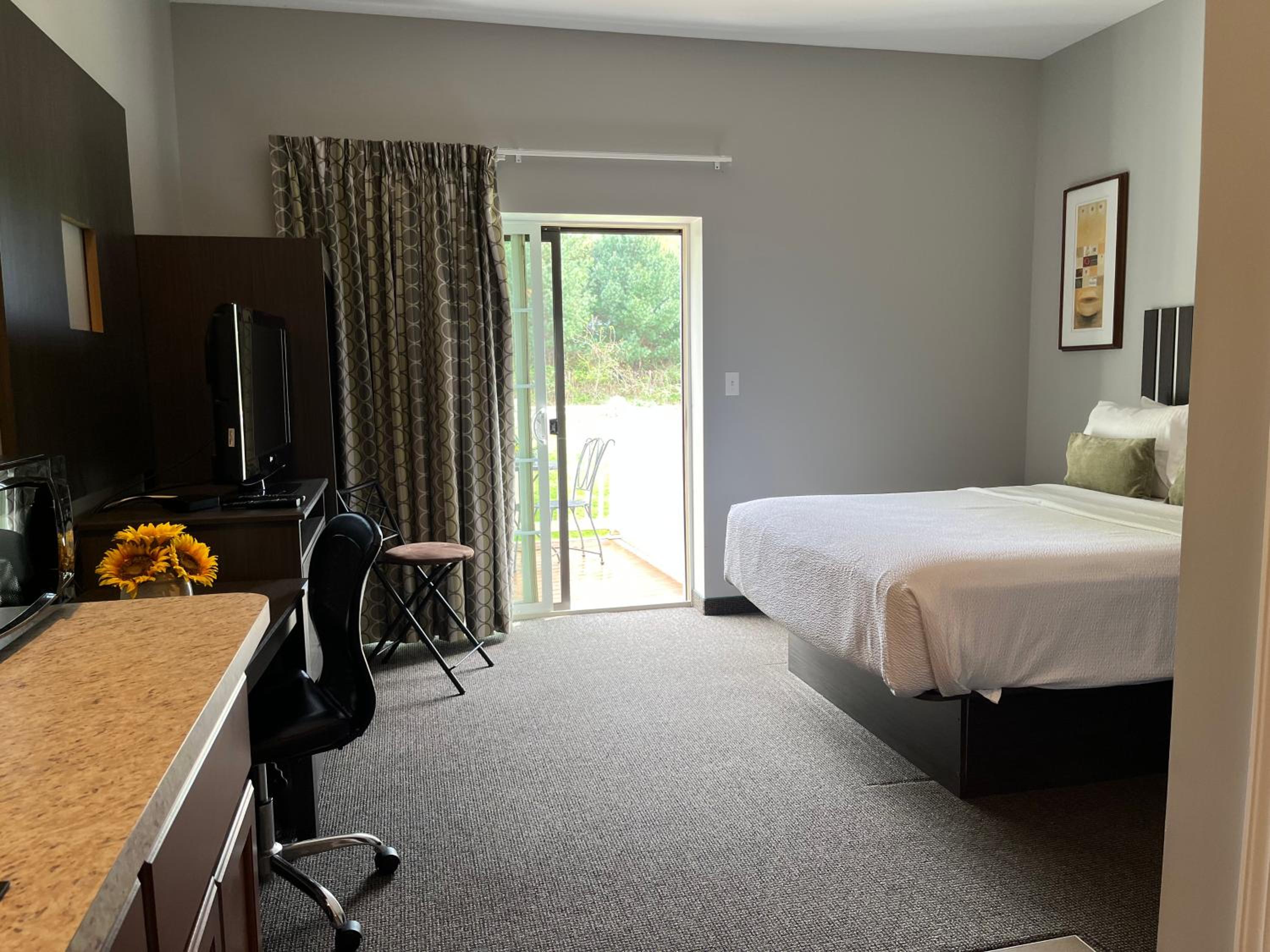Deluxe Queen Room photo 1
