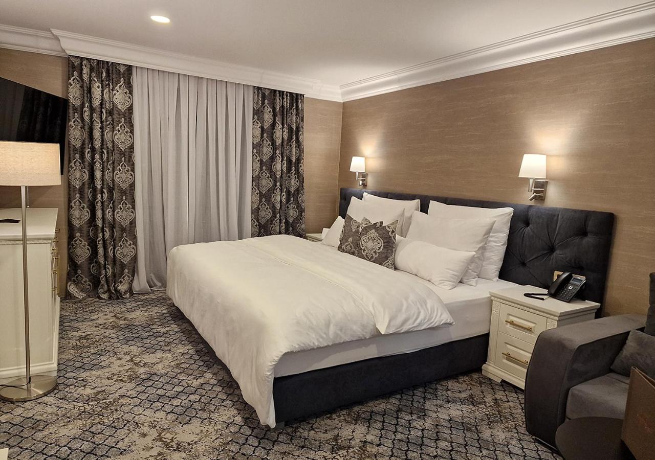 Royal King Room