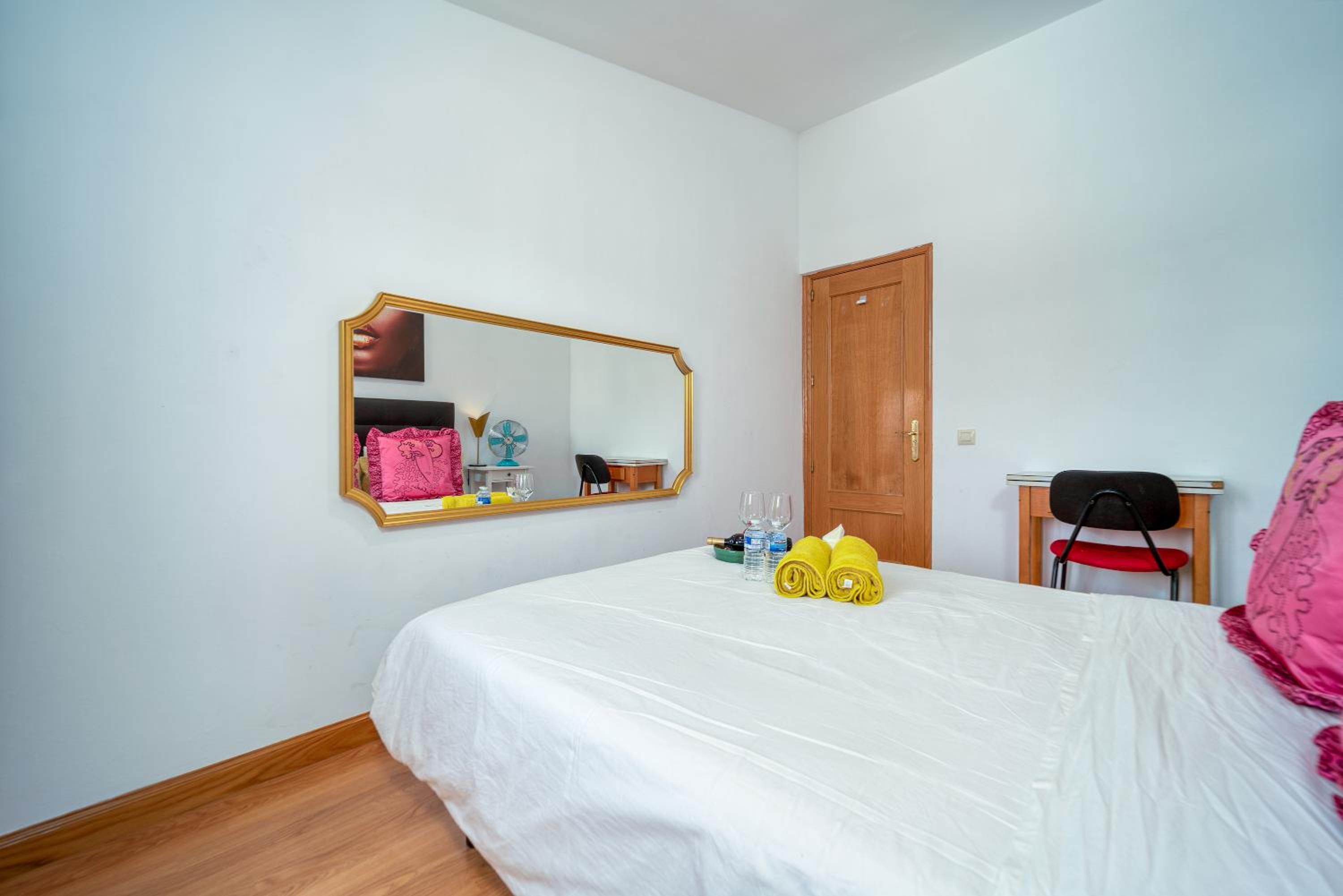 Quadruple Room with Shared Bathroom photo 3