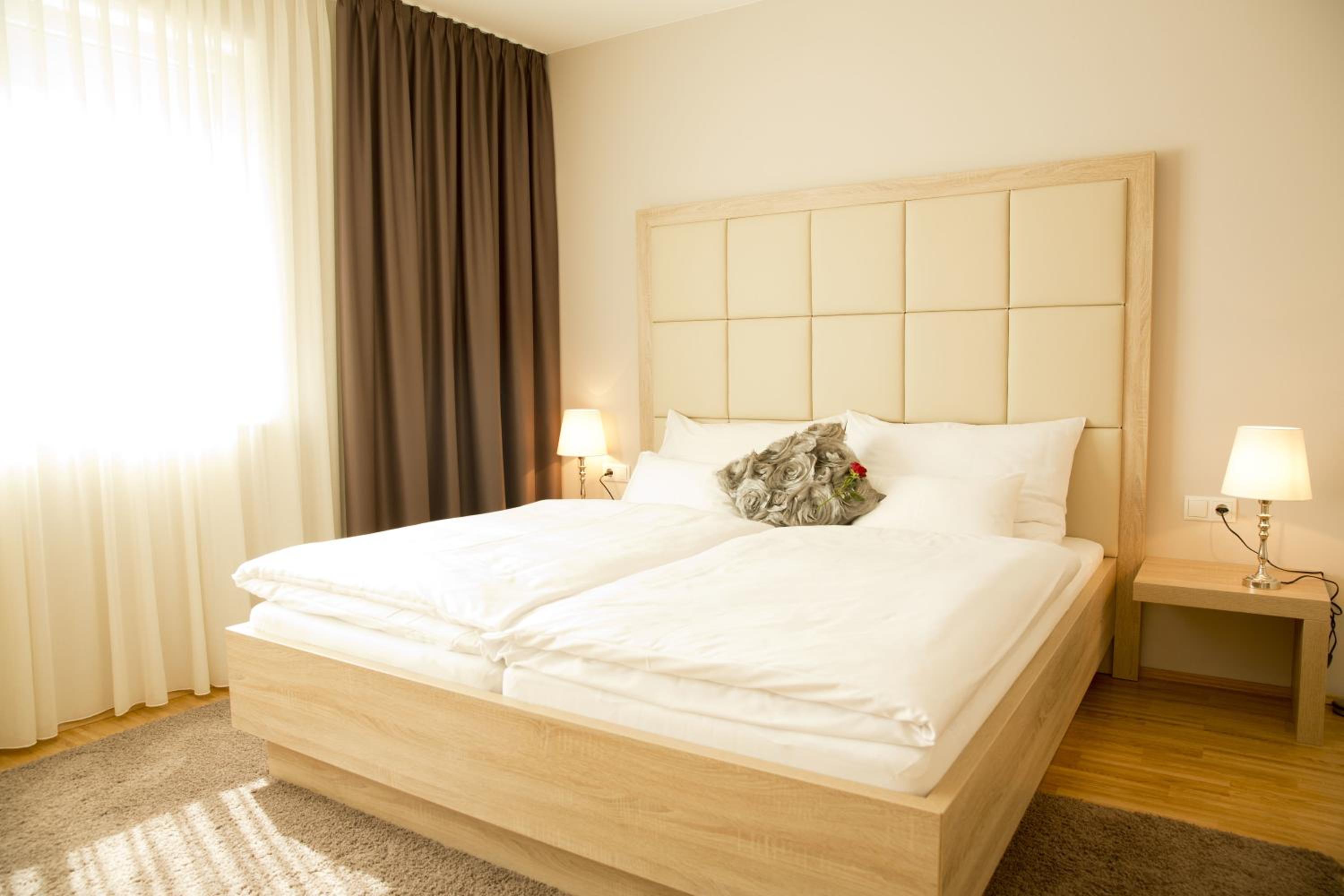 Double Room - Photo 15