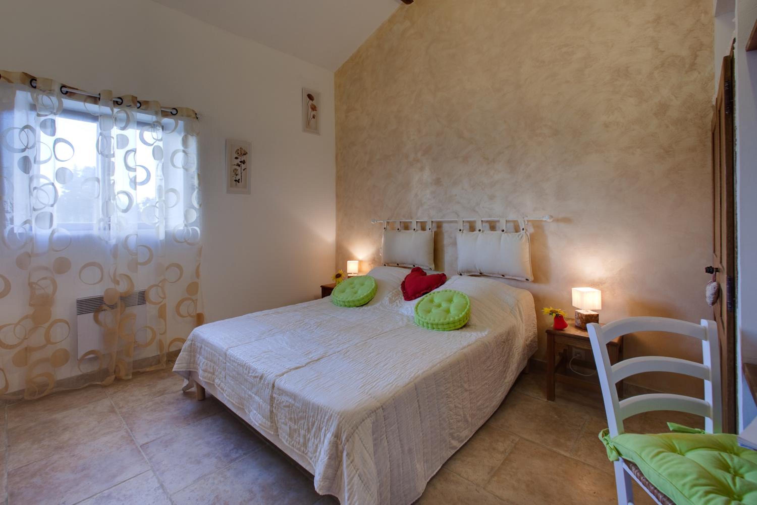 Double Room - Photo 5