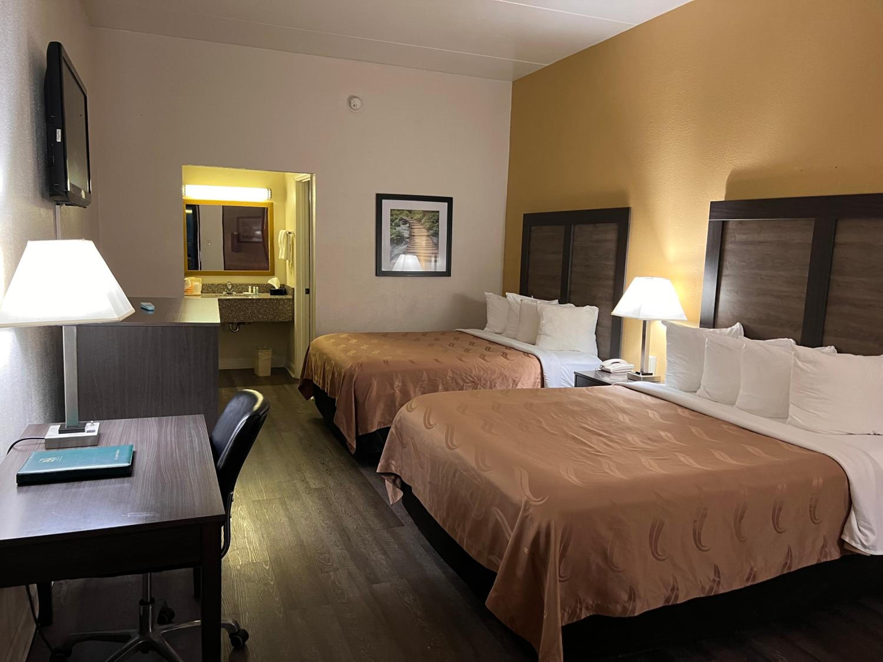 Queen Room with Two Queen Beds - Non-Smoking photo 1