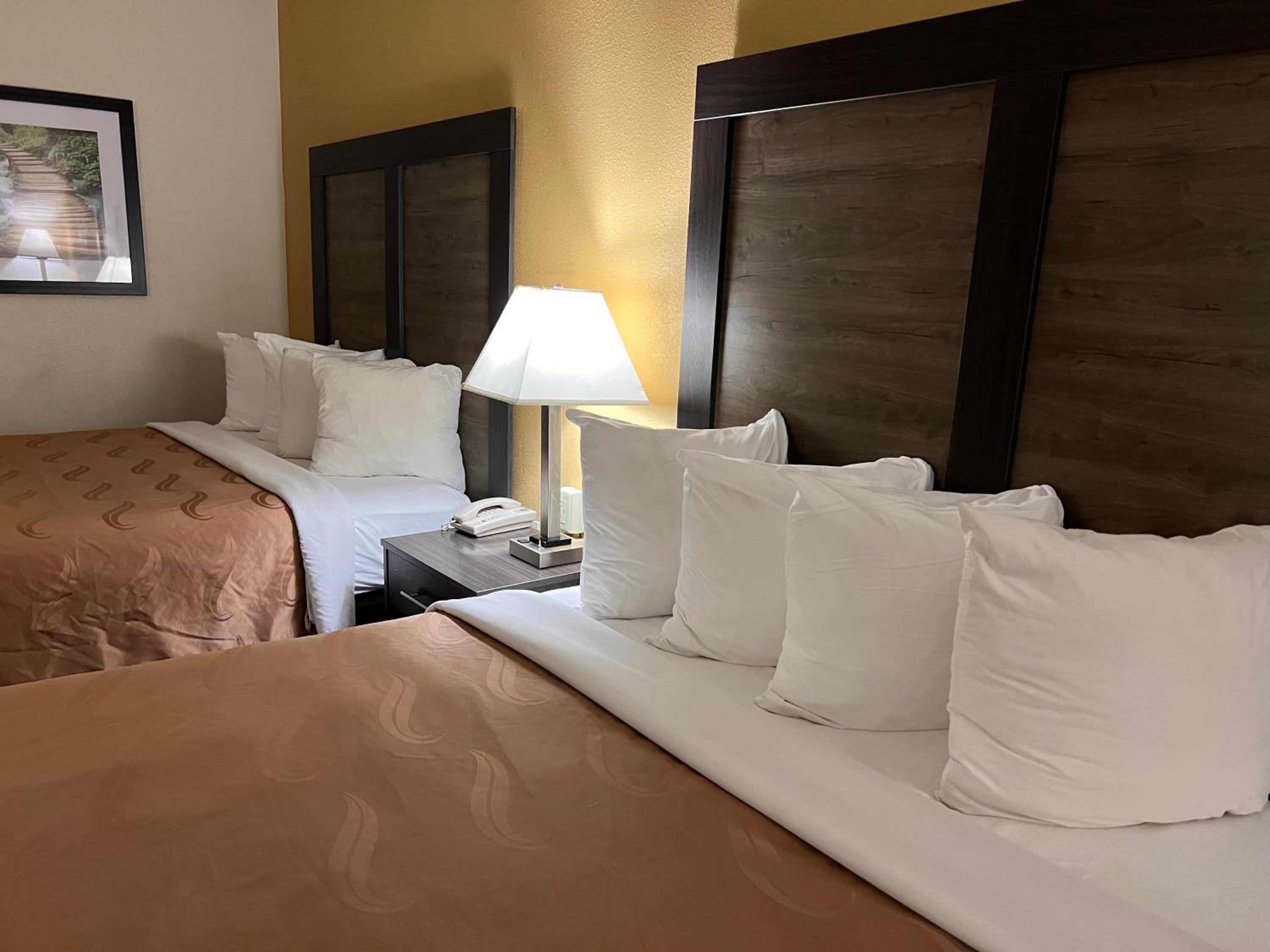 Queen Room With Two Queen Beds - Smoking photo 2