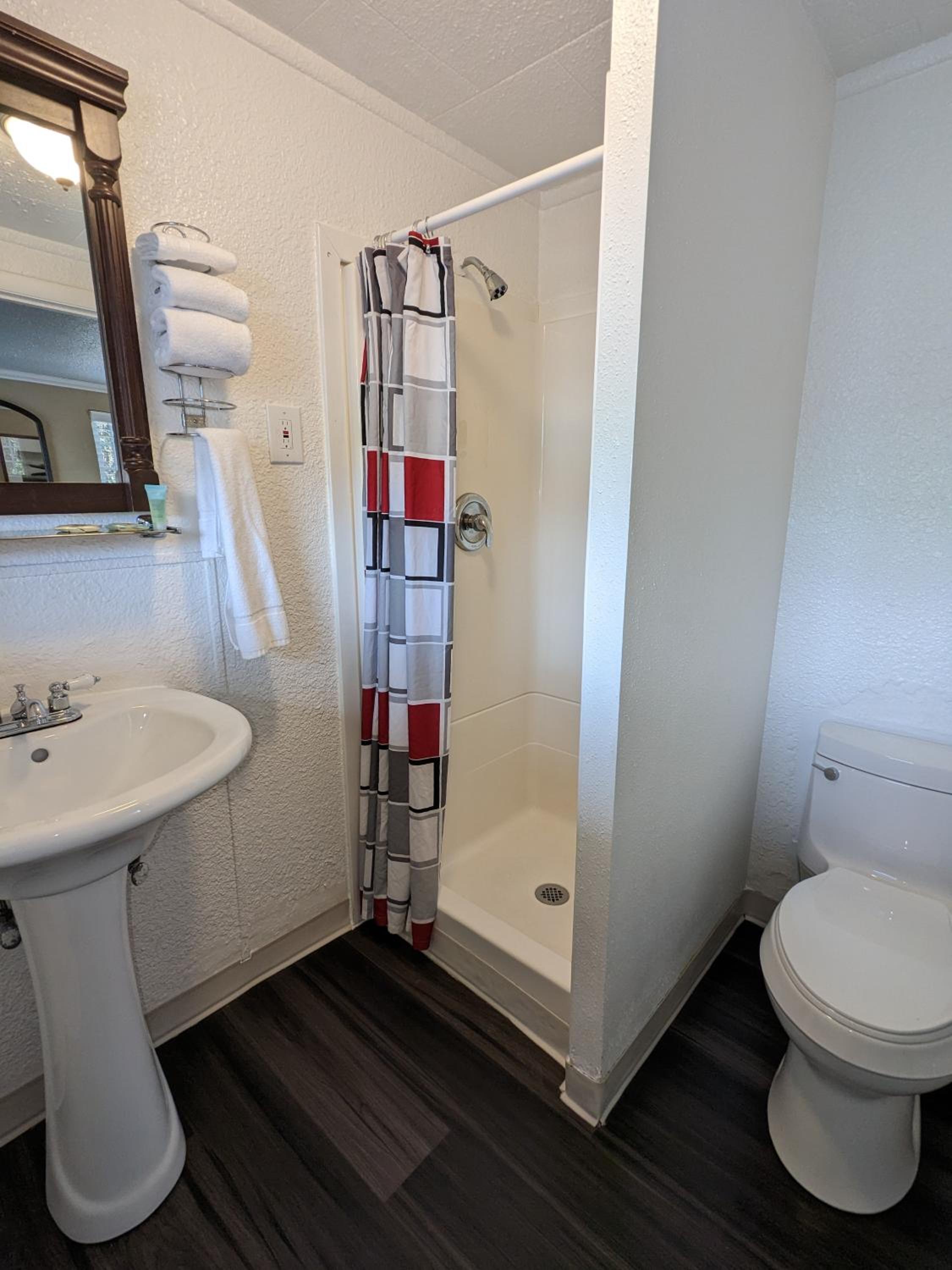 Queen Suite photo 2