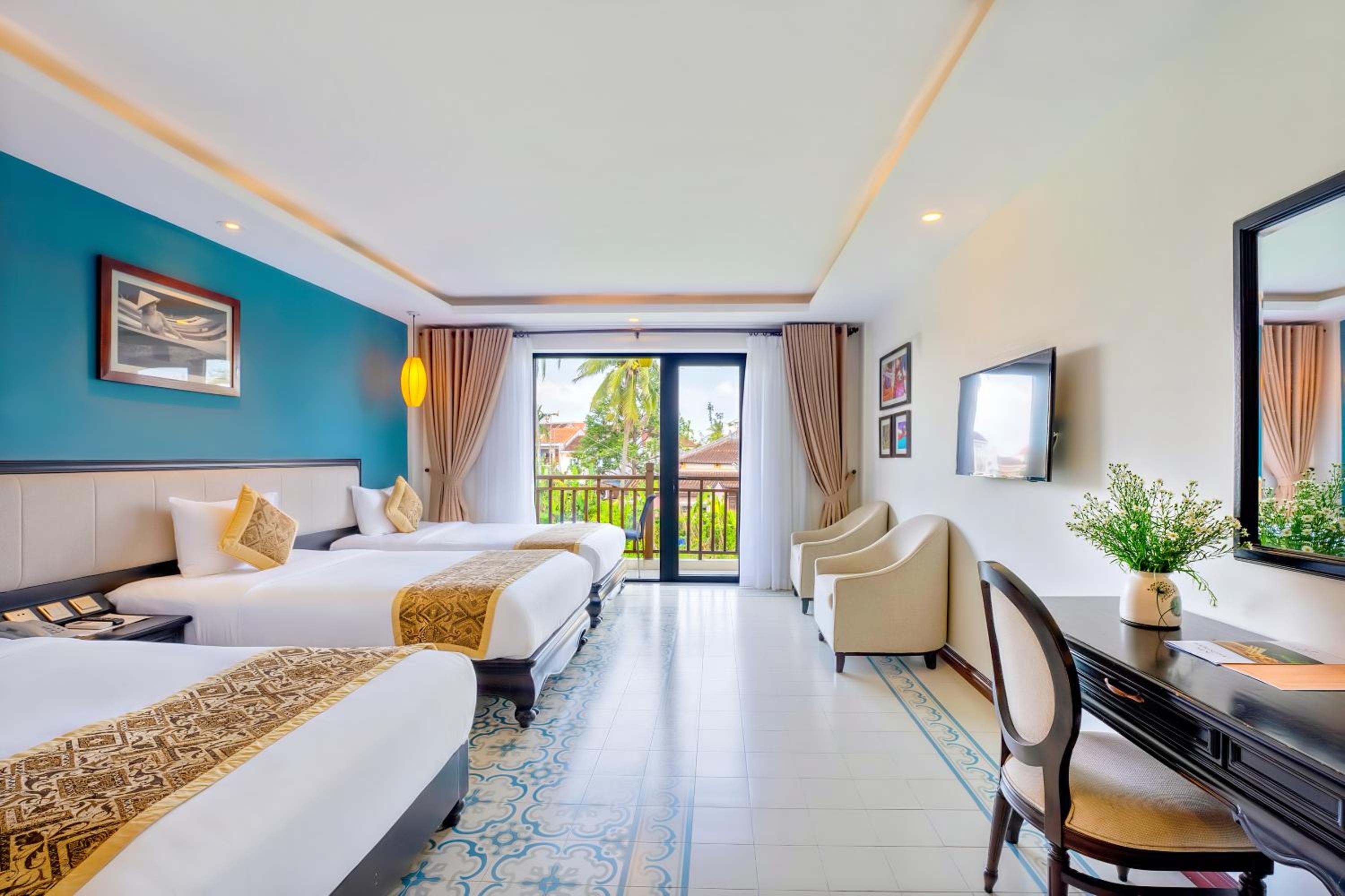 Premium Deluxe Double or Twin Room with Balcony photo 1