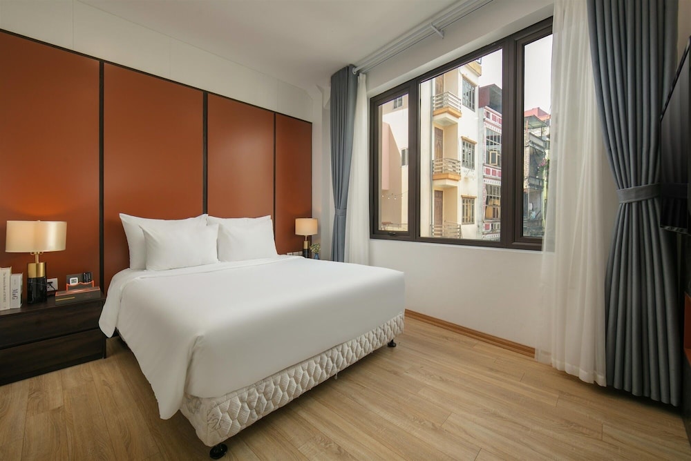 Suite Double or Twin Room, Living Room photo 2