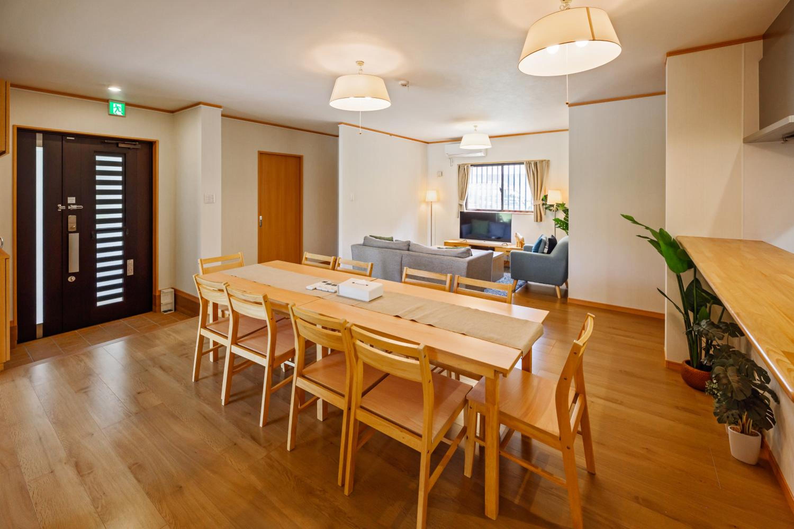 Three-Bedroom House photo 3
