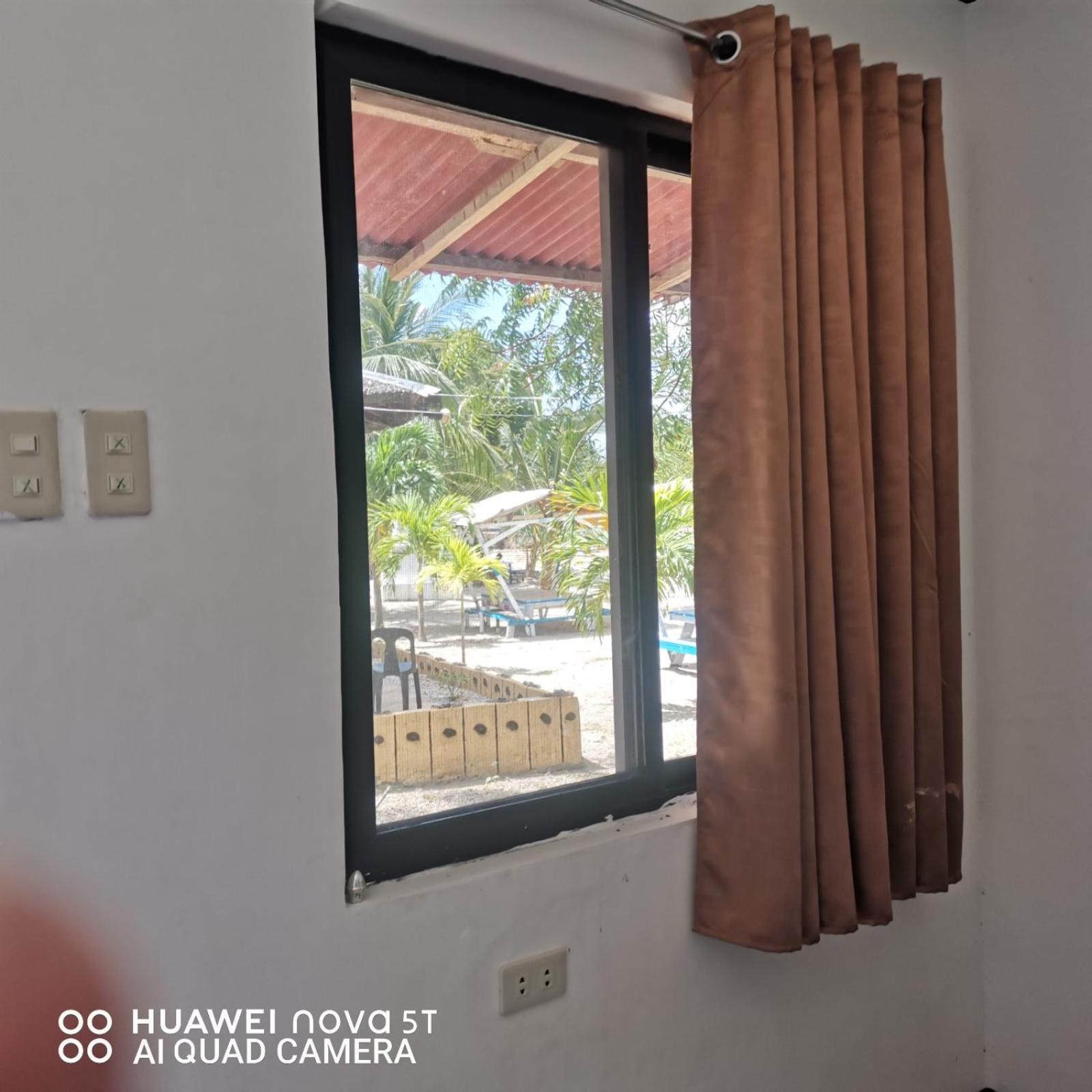 Queen Room with Balcony photo 3