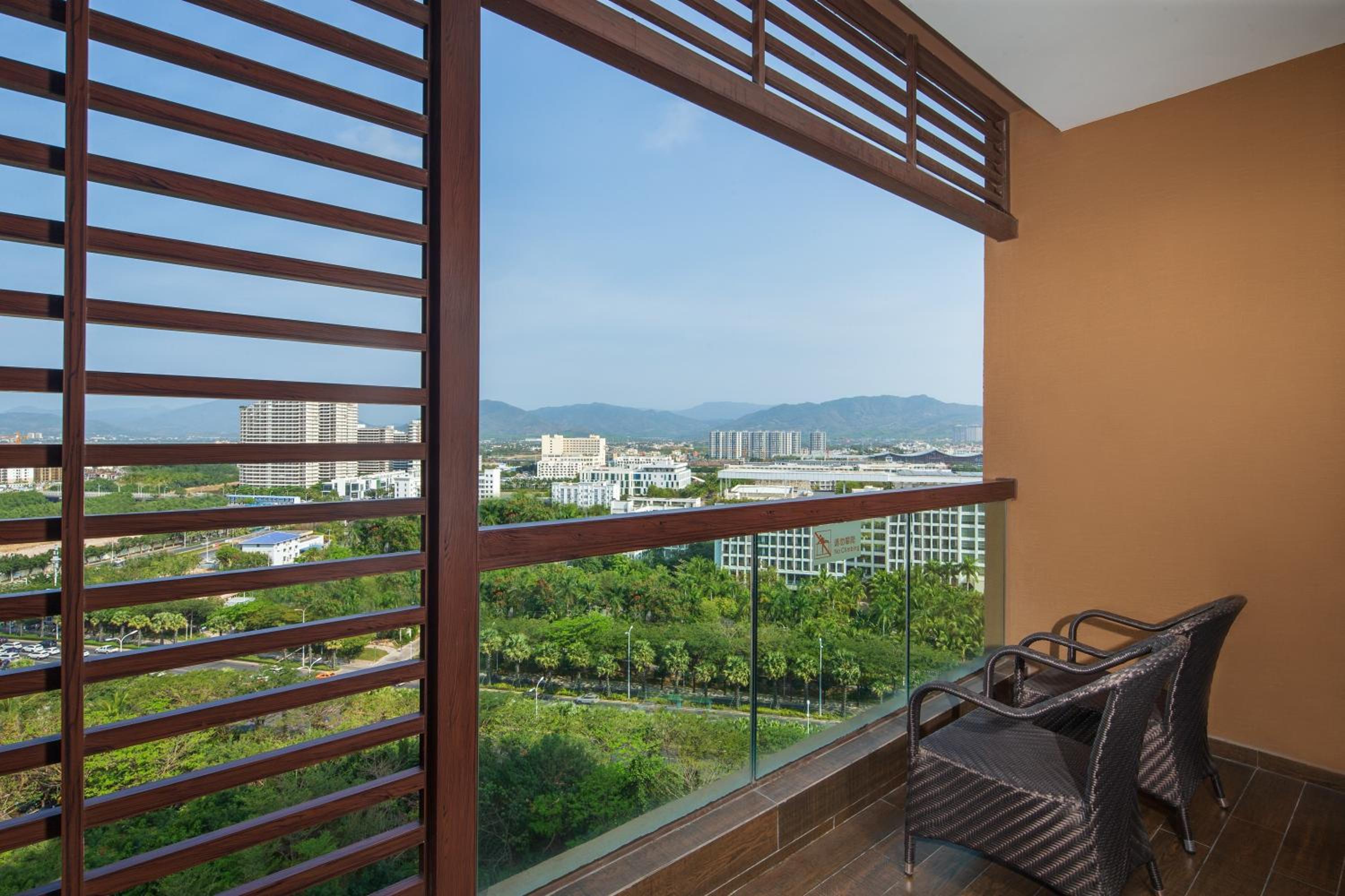 Double or Twin Room with City View photo 3