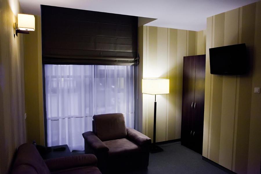 Standard Two-Bedroom Apartment - Photo 3