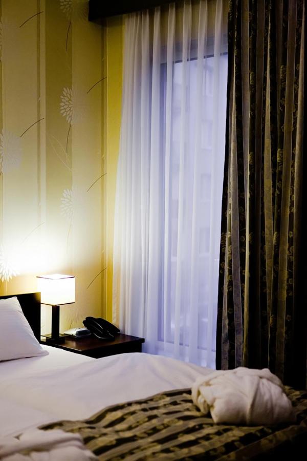 Standard Two-Bedroom Apartment - Photo 4