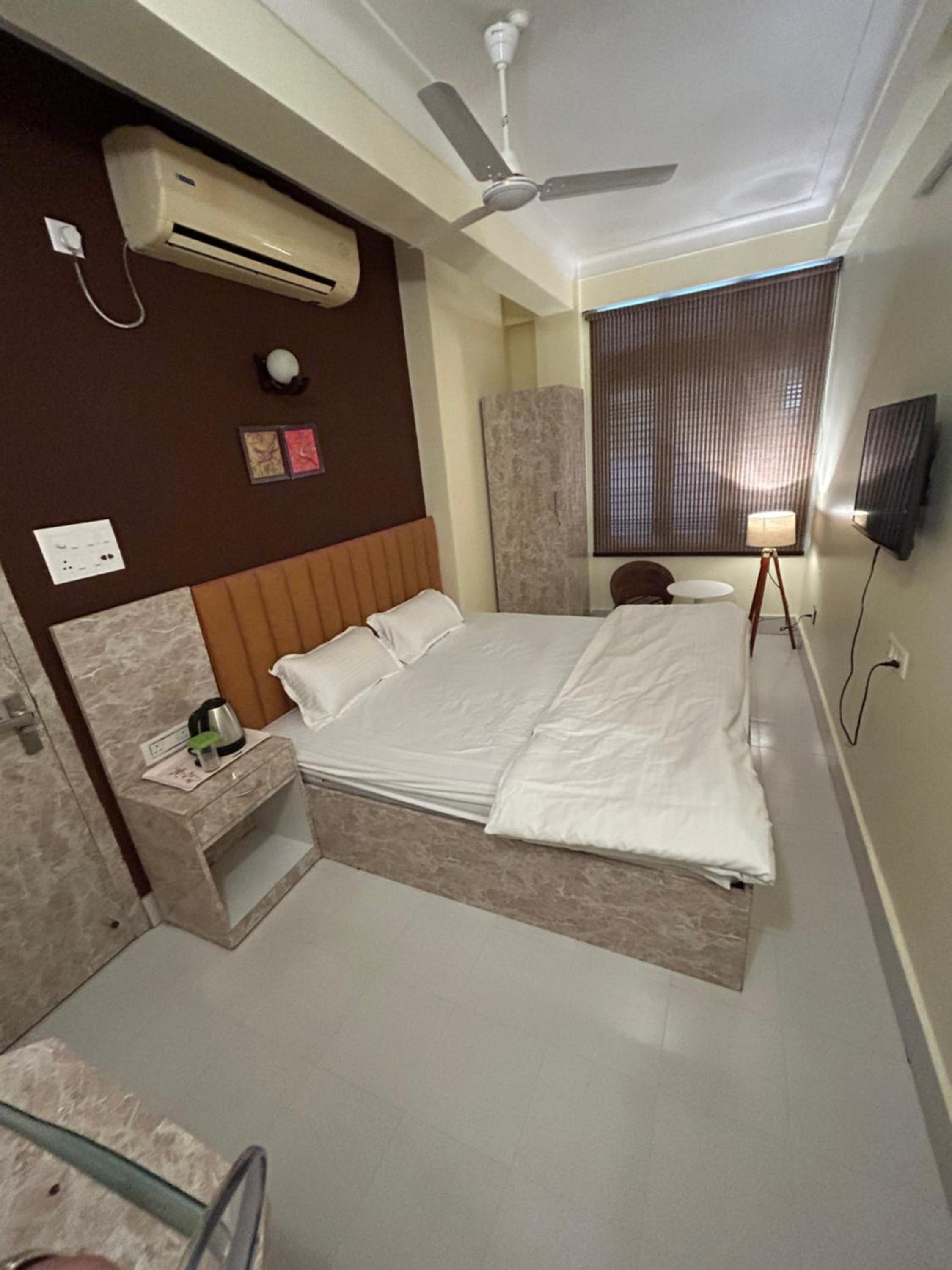 Deluxe Double Room photo 2