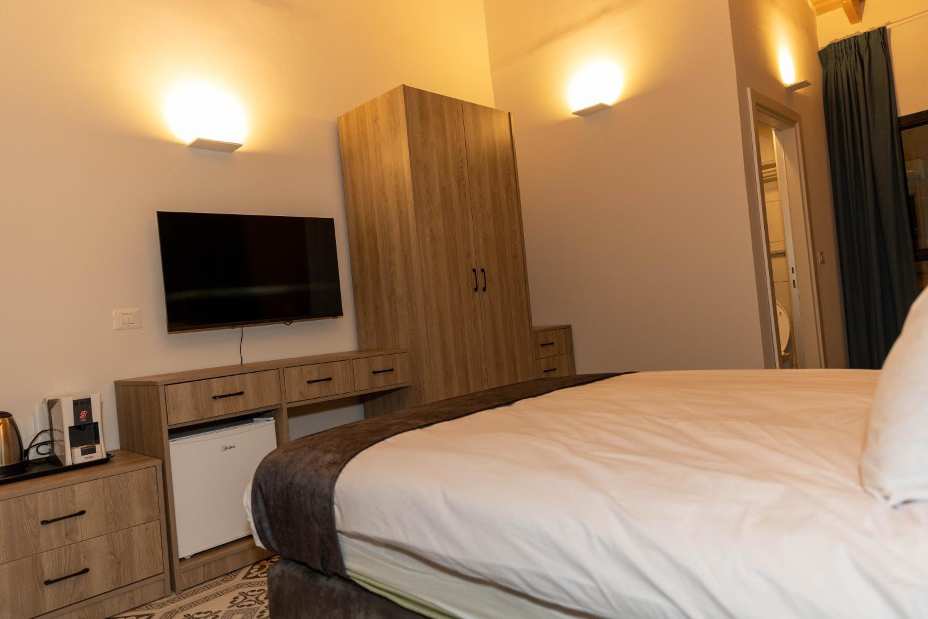 Deluxe Double Room photo 3