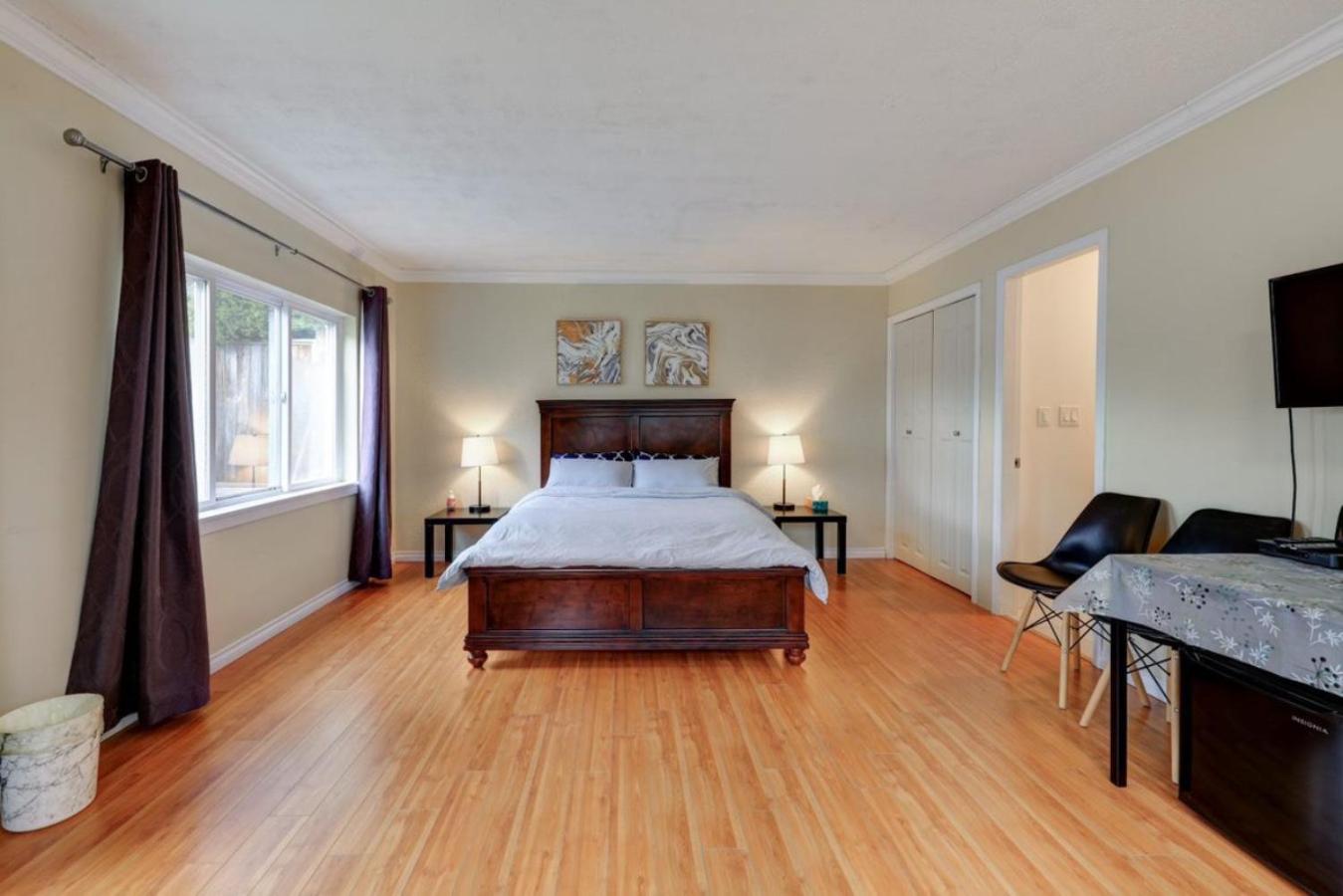 One-Bedroom House photo 1